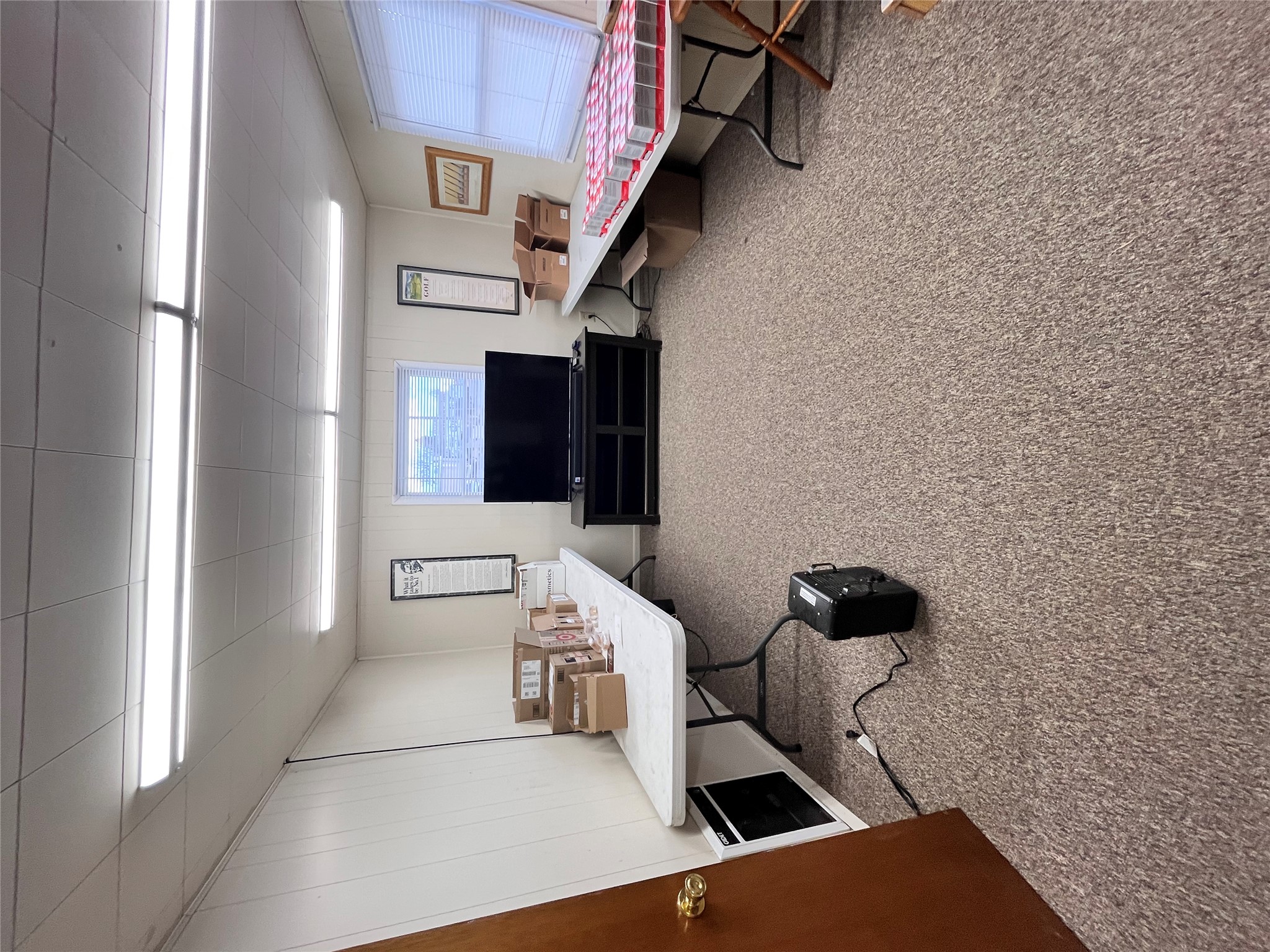 1117 E Railroad Street Property Photo 23