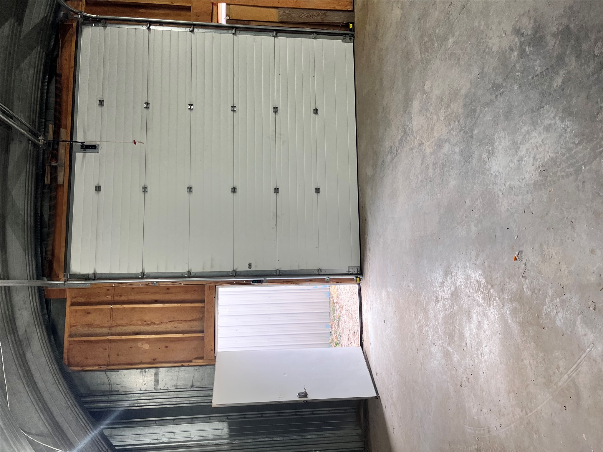 1117 E Railroad Street Property Photo 49