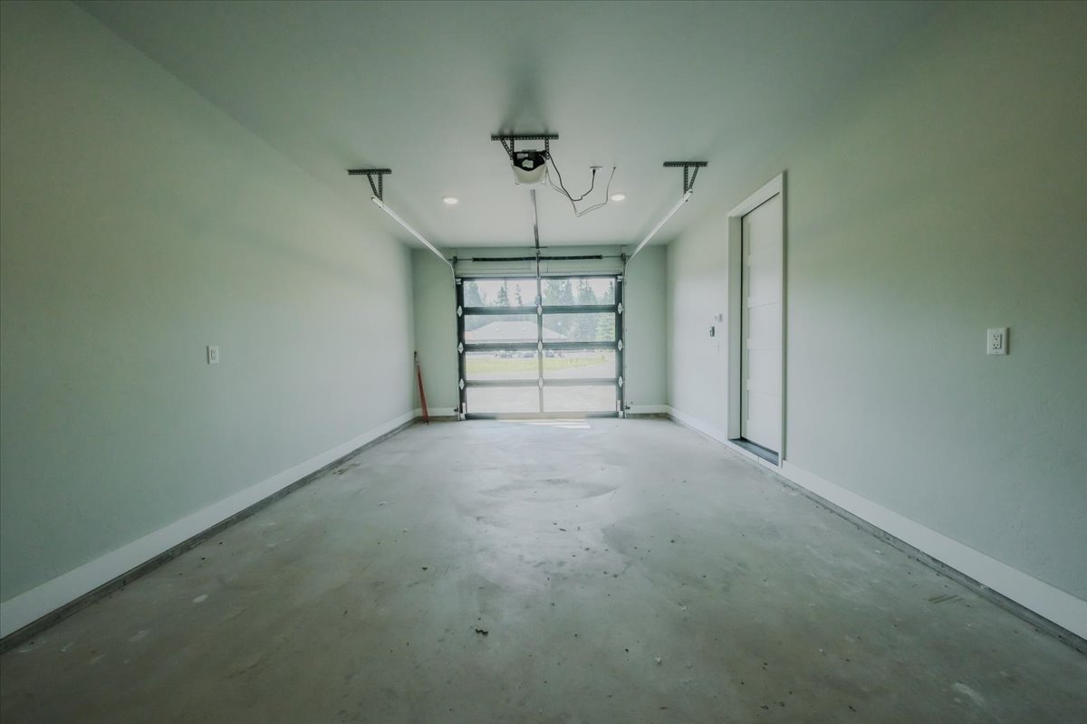 207 Stoner Loop A Property Photo 11