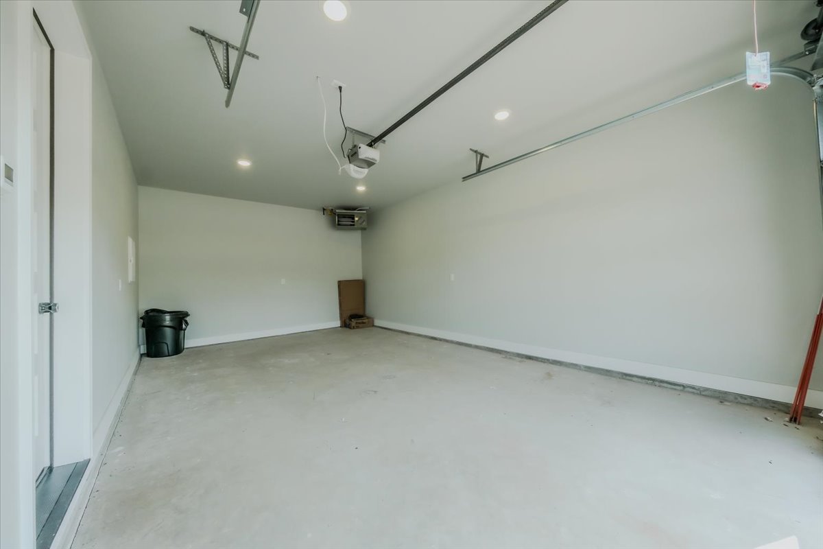 207 Stoner Loop A Property Photo 15