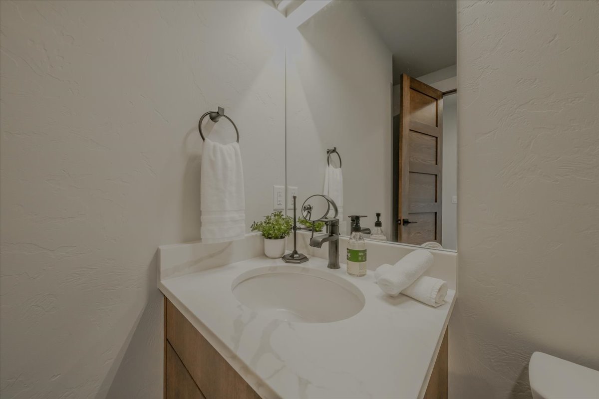 207 Stoner Loop A Property Photo 72