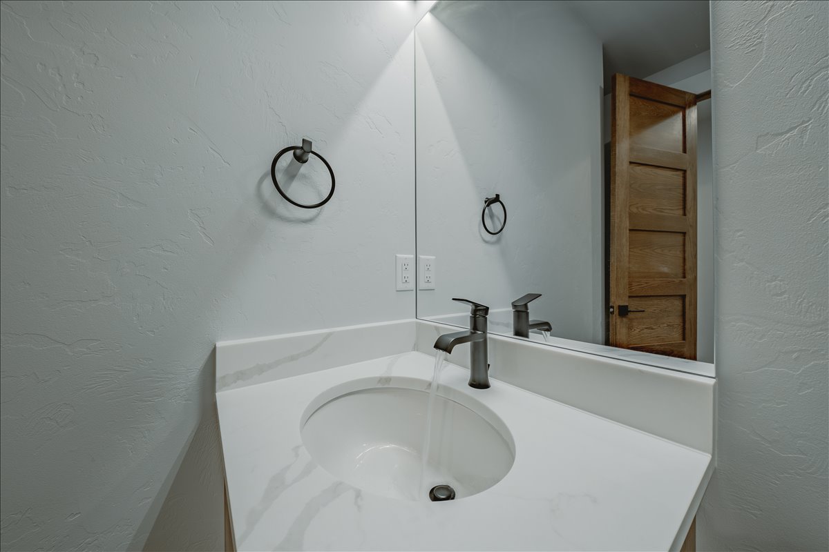 207 Stoner Loop A Property Photo 128