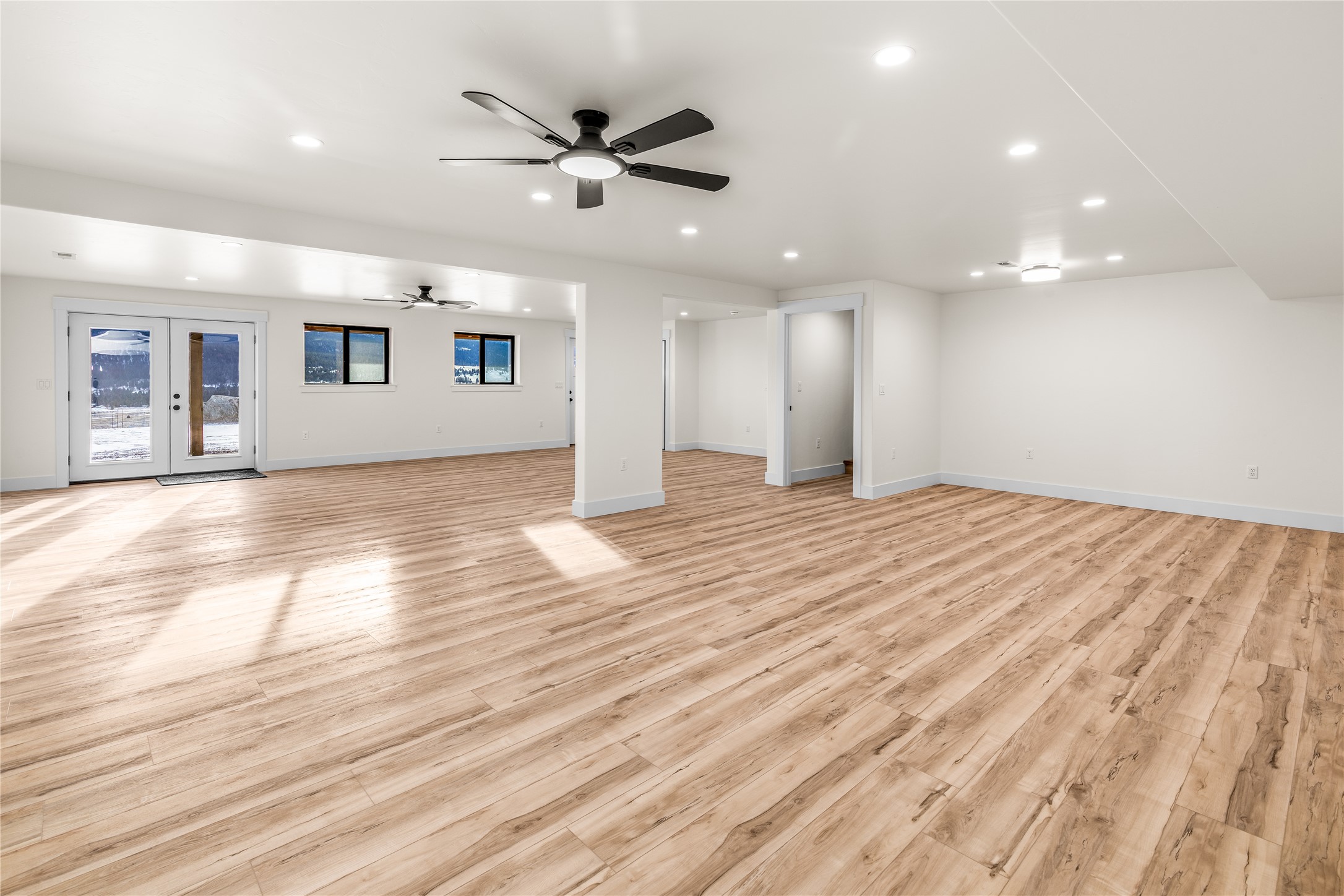 25582 Left Hand Drive Property Photo 30