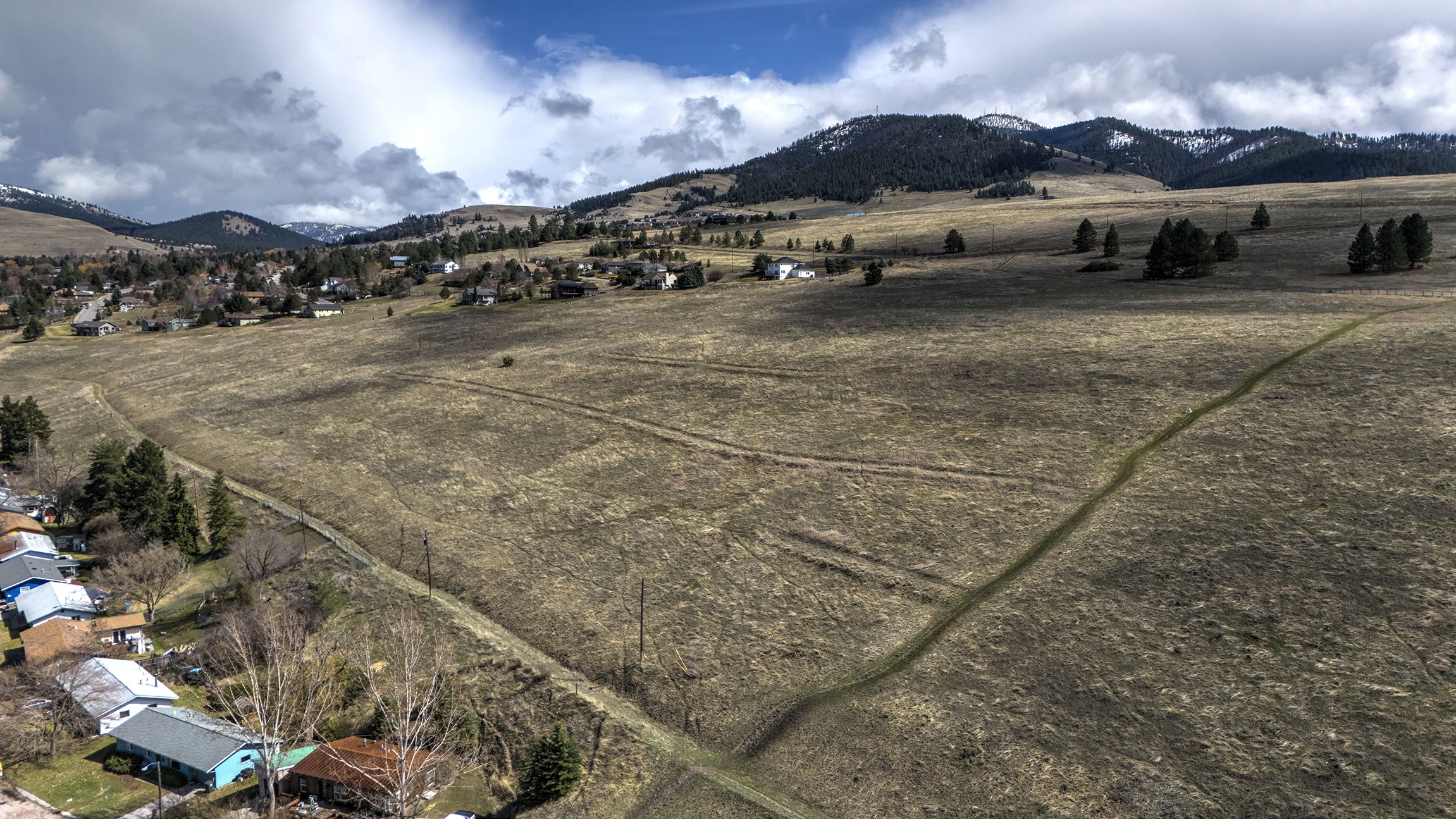 Nhn Hillview Way Property Photo 2