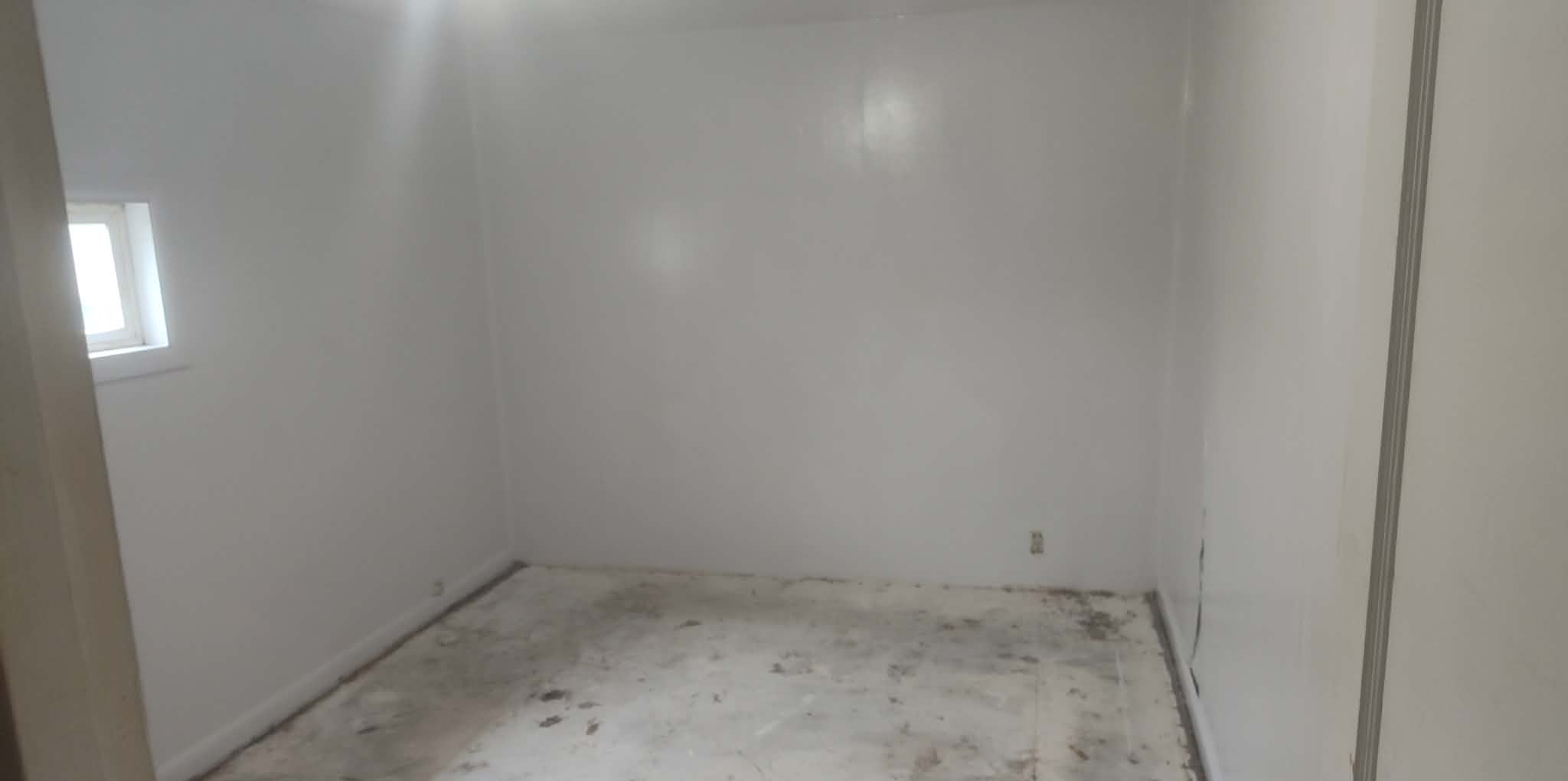 612 W 1st Street Property Photo 8
