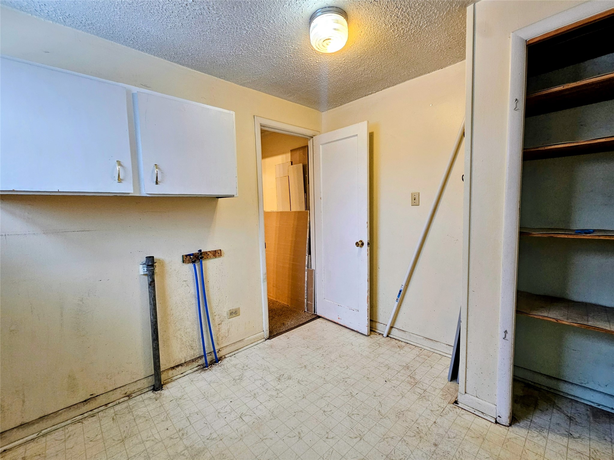 612 W 1st Street Property Photo 11