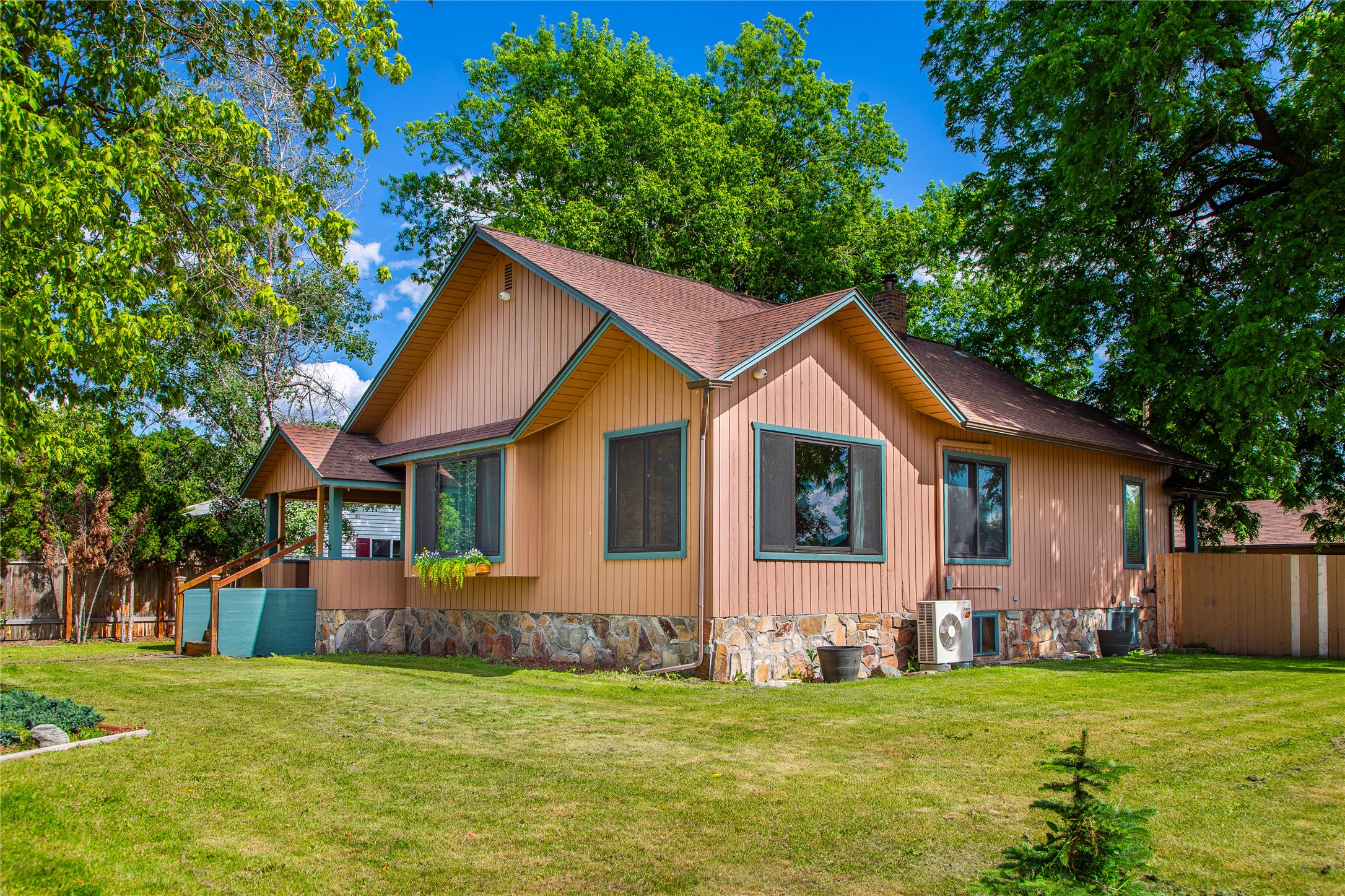 602 5th Avenue E Property Photo 4