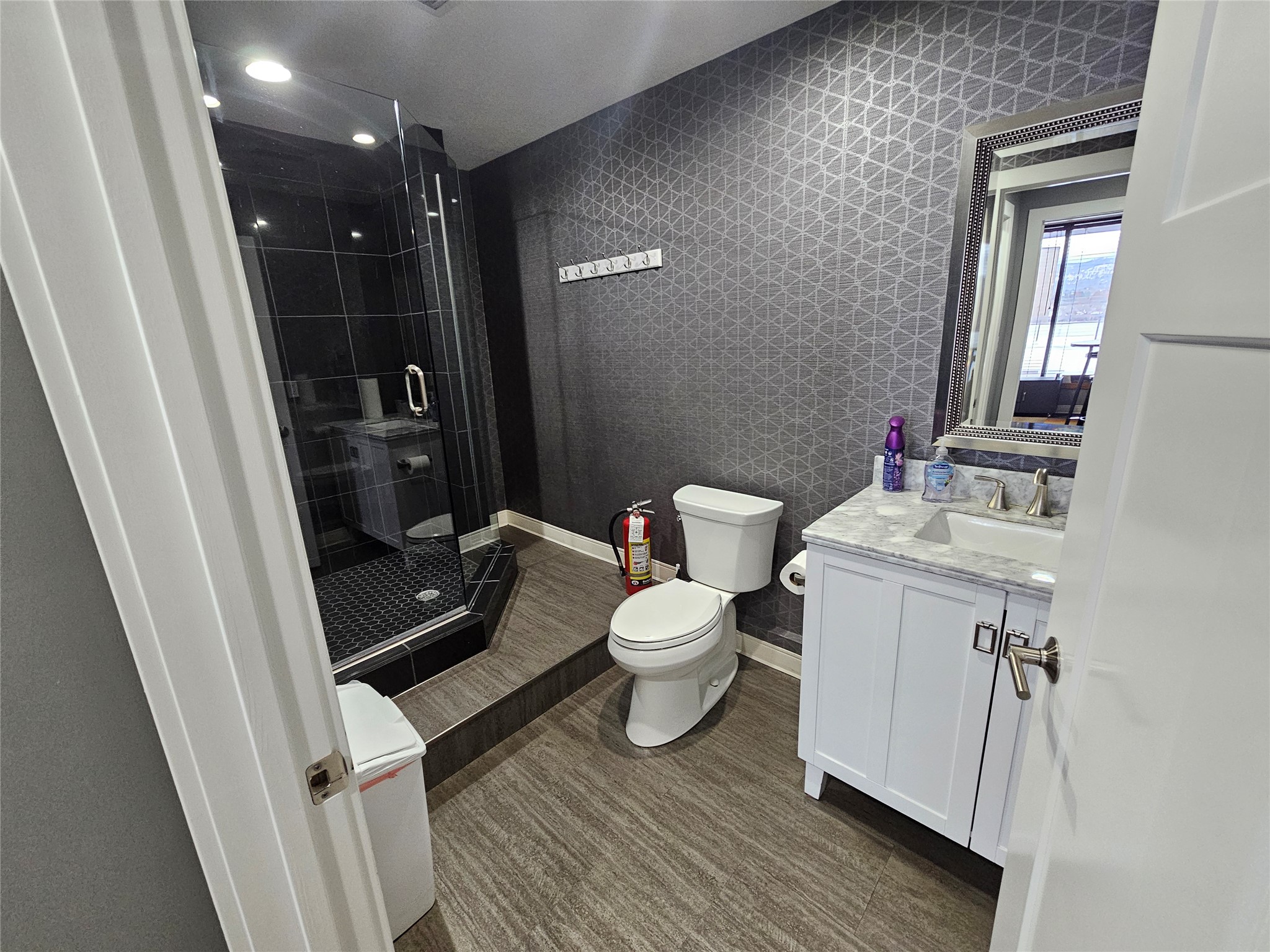100 Financial Drive 300 Property Photo 6