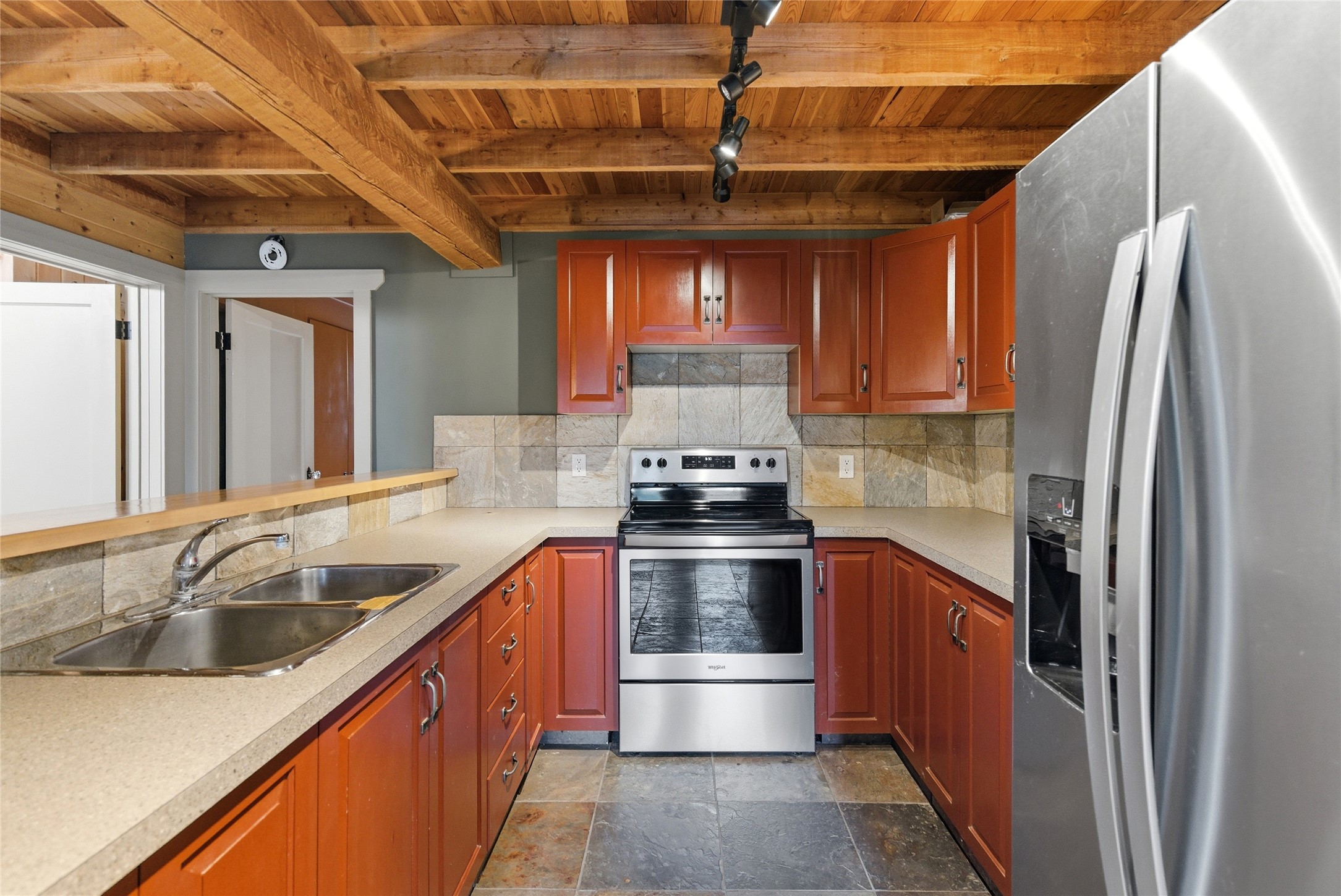 39 Park Lane Property Photo 8