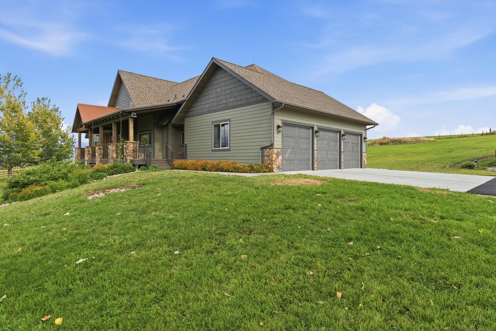 2074 Desperado Trail Property Photo 4