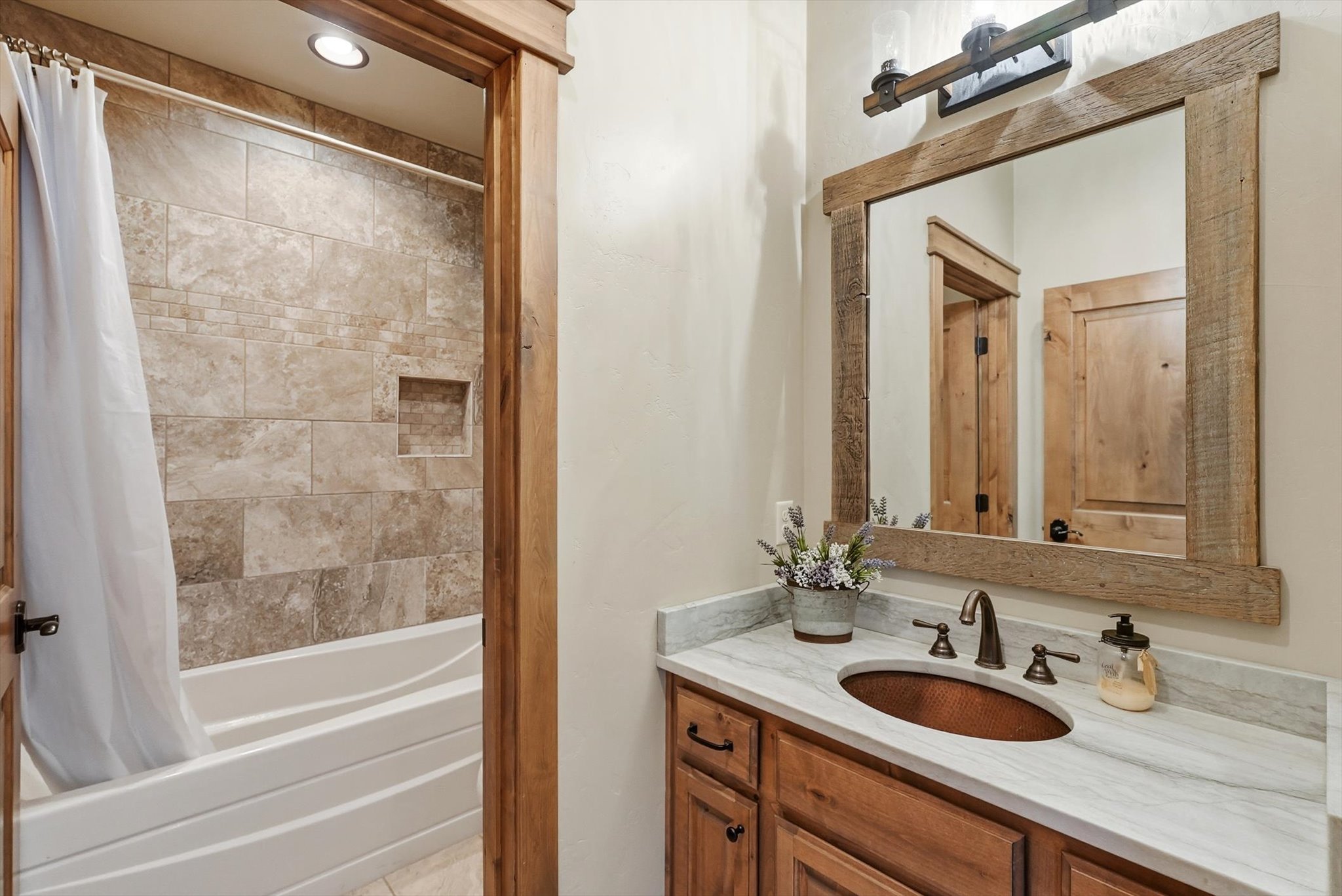 2074 Desperado Trail Property Photo 12