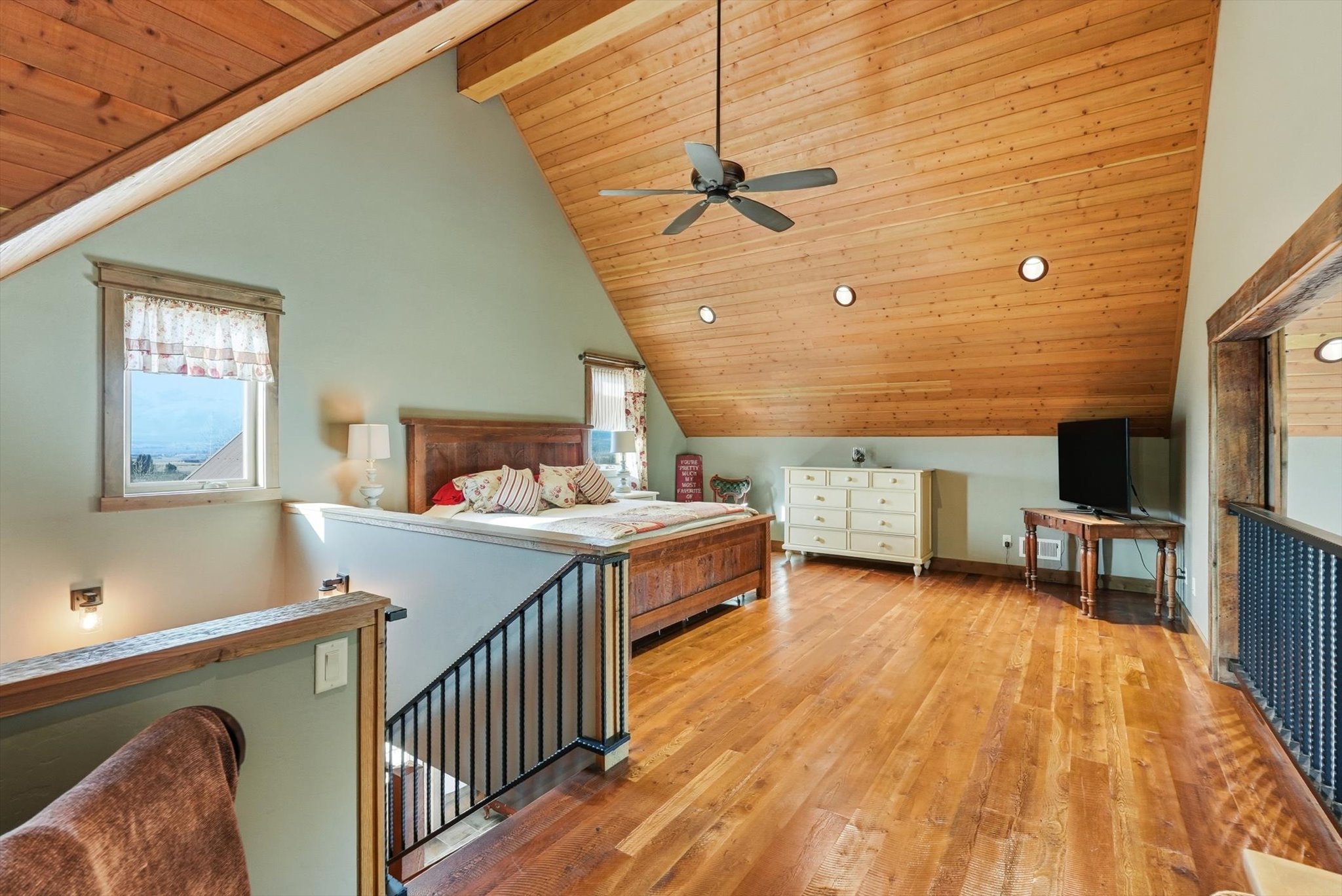 2074 Desperado Trail Property Photo 32