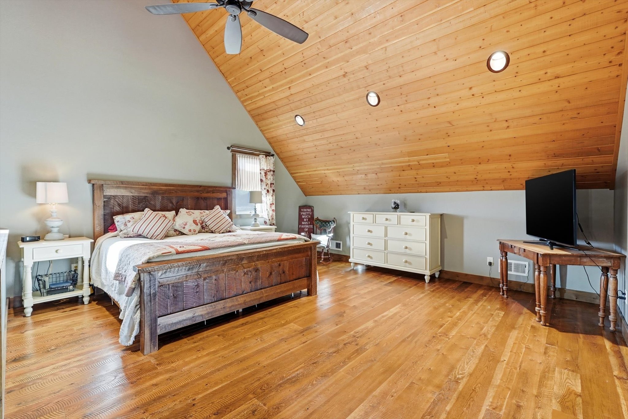 2074 Desperado Trail Property Photo 33