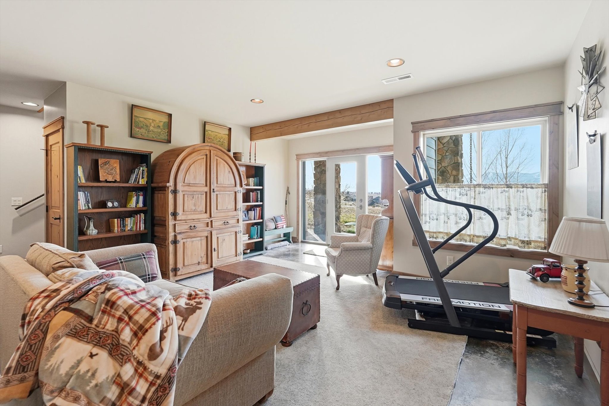 2074 Desperado Trail Property Photo 40