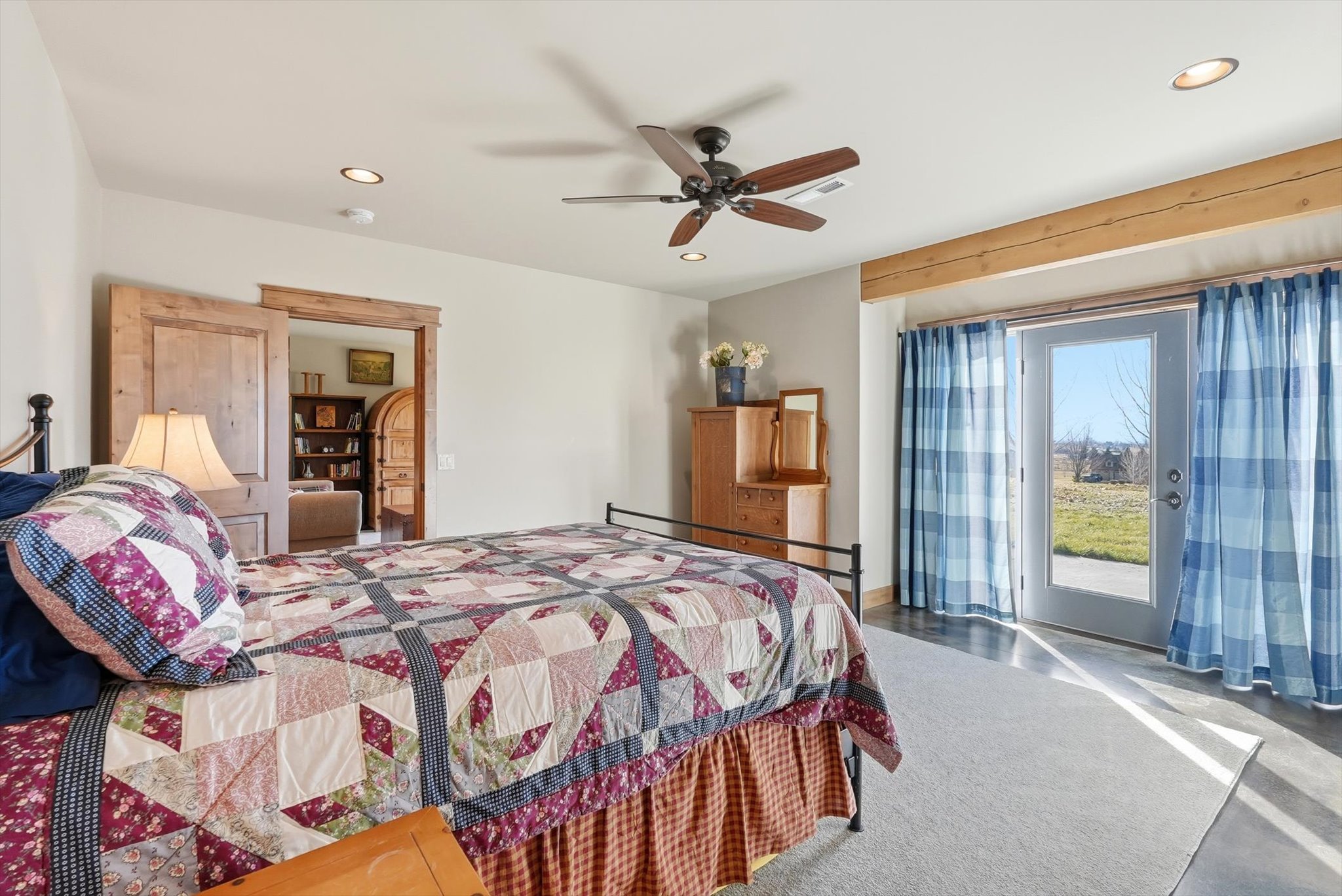 2074 Desperado Trail Property Photo 42