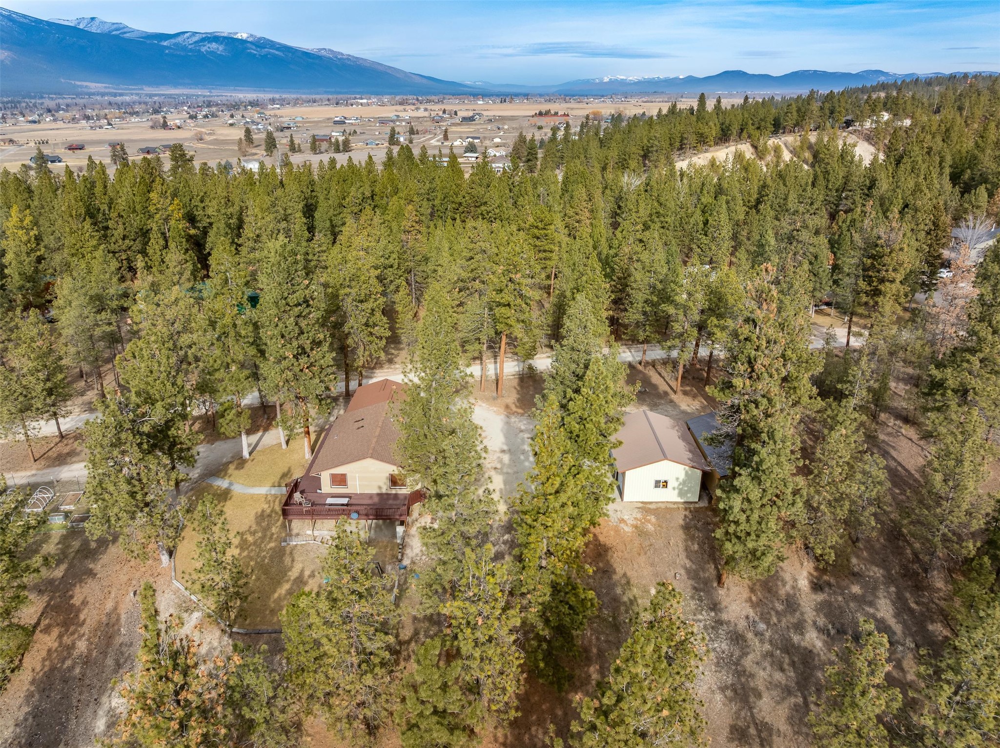 333 Hillview Drive Property Photo 3
