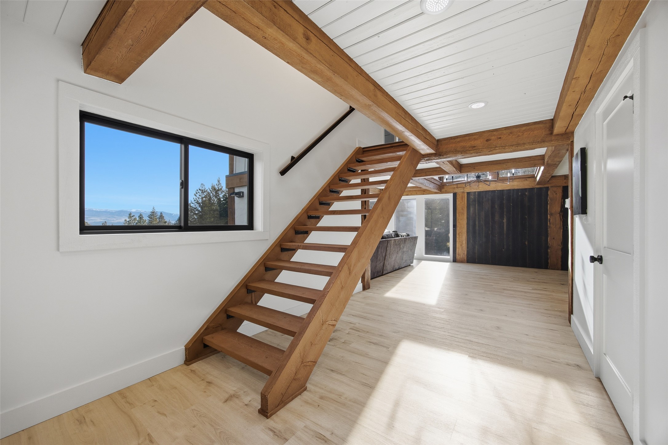 469 Owings Loop Property Photo 8