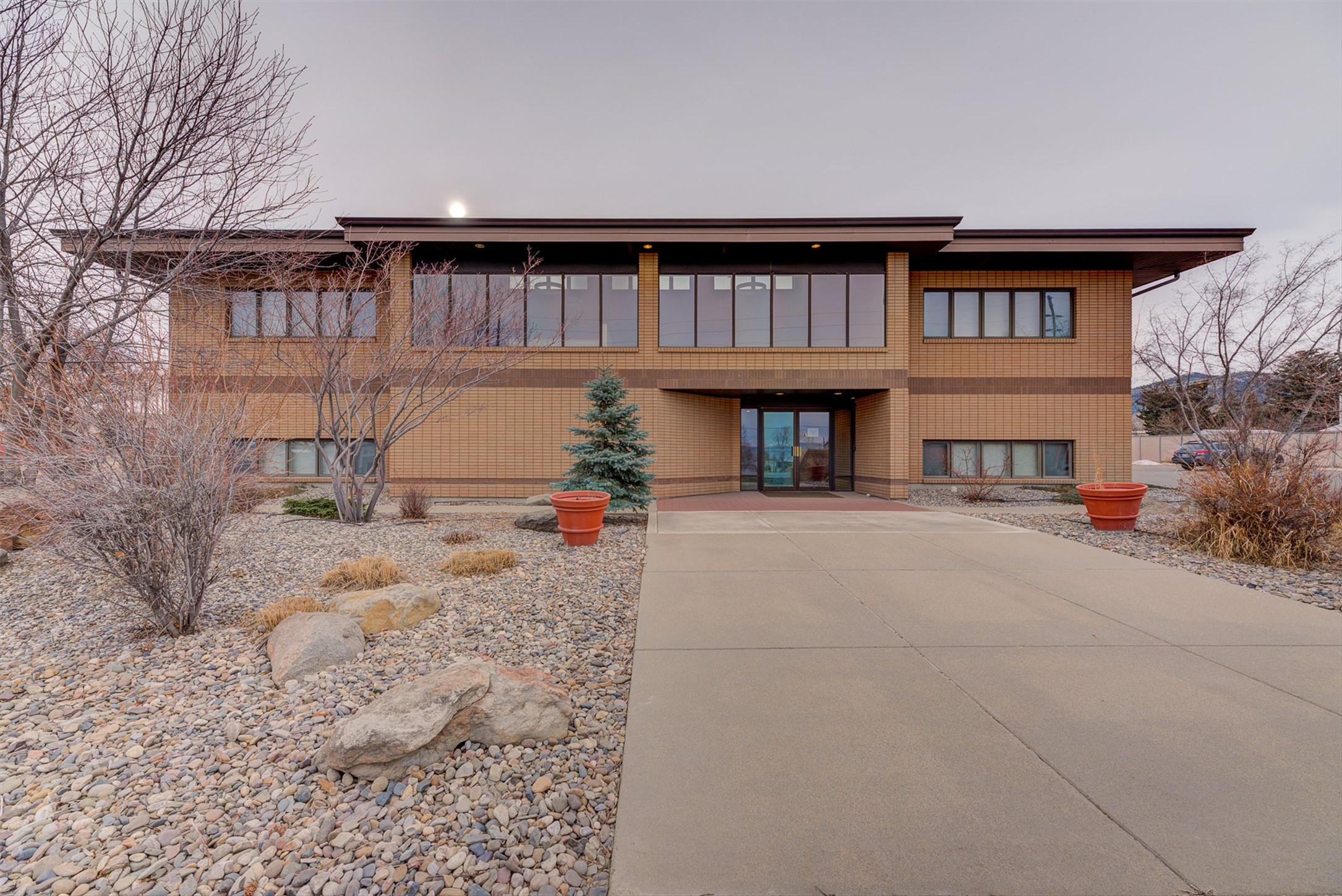825 W Custer Avenue Property Photo 1