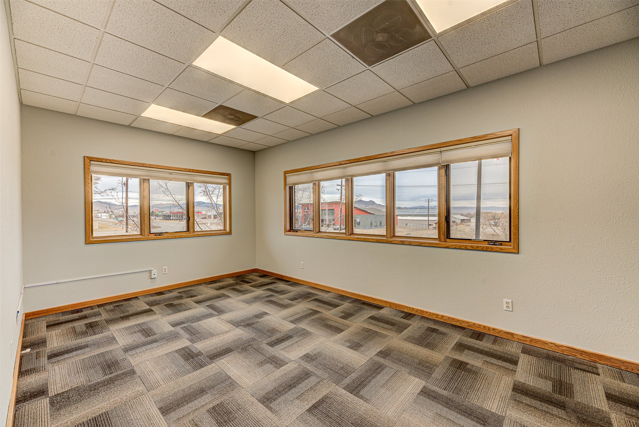 825 W Custer Avenue Property Photo 43