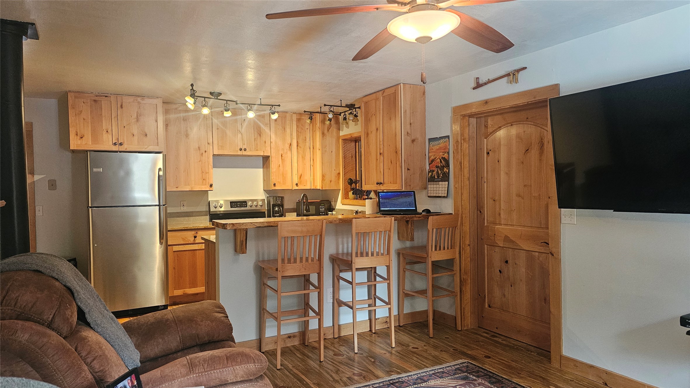 873 D Street Property Photo 1