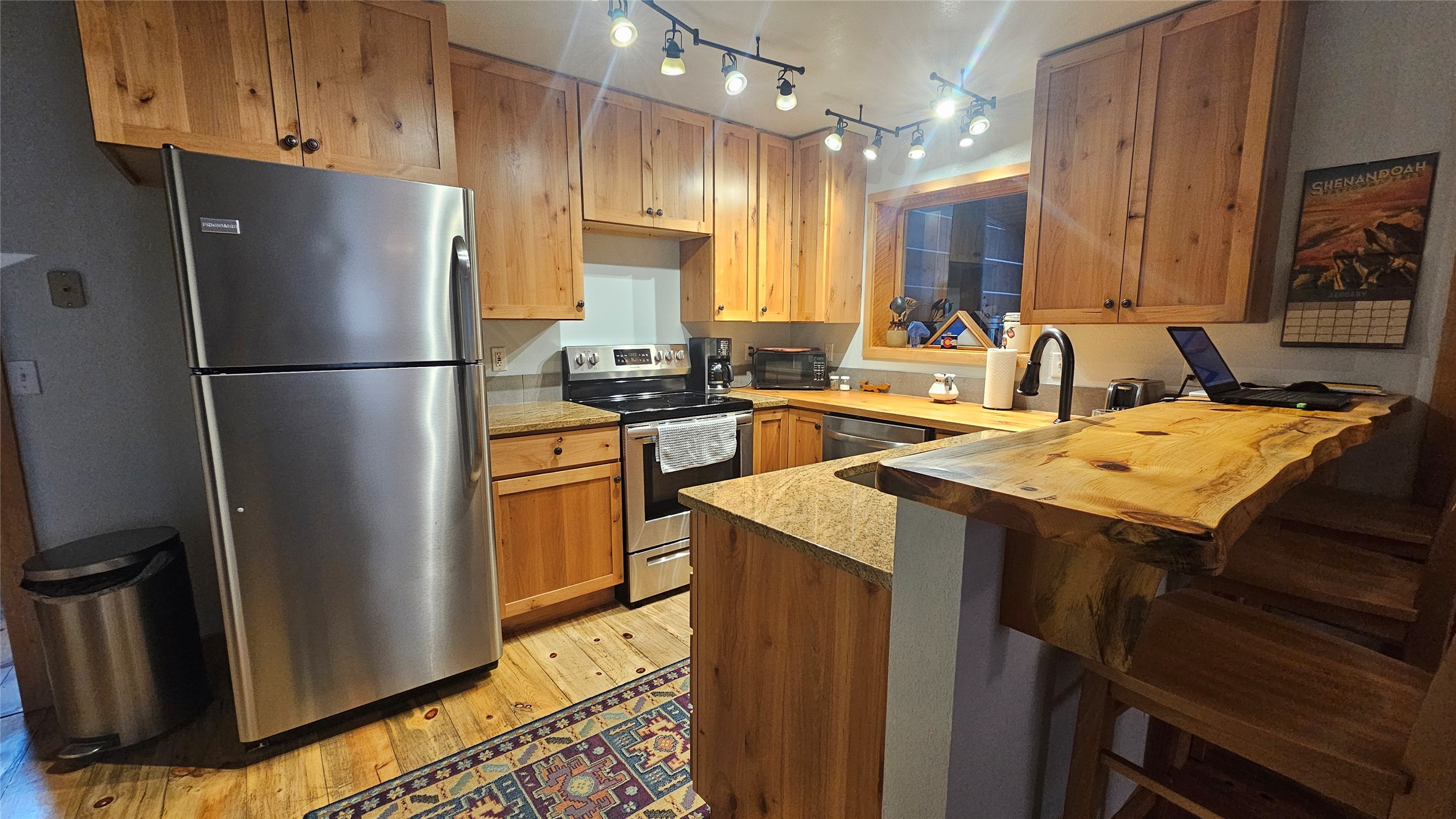 873 D Street Property Photo 8