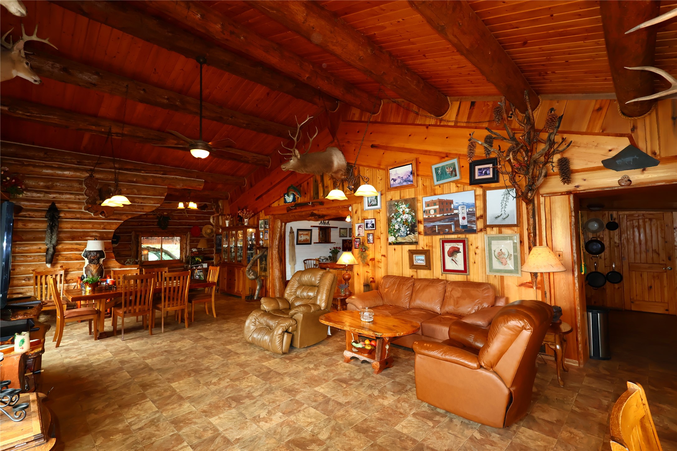 6042 Highway 83 N Property Photo 1