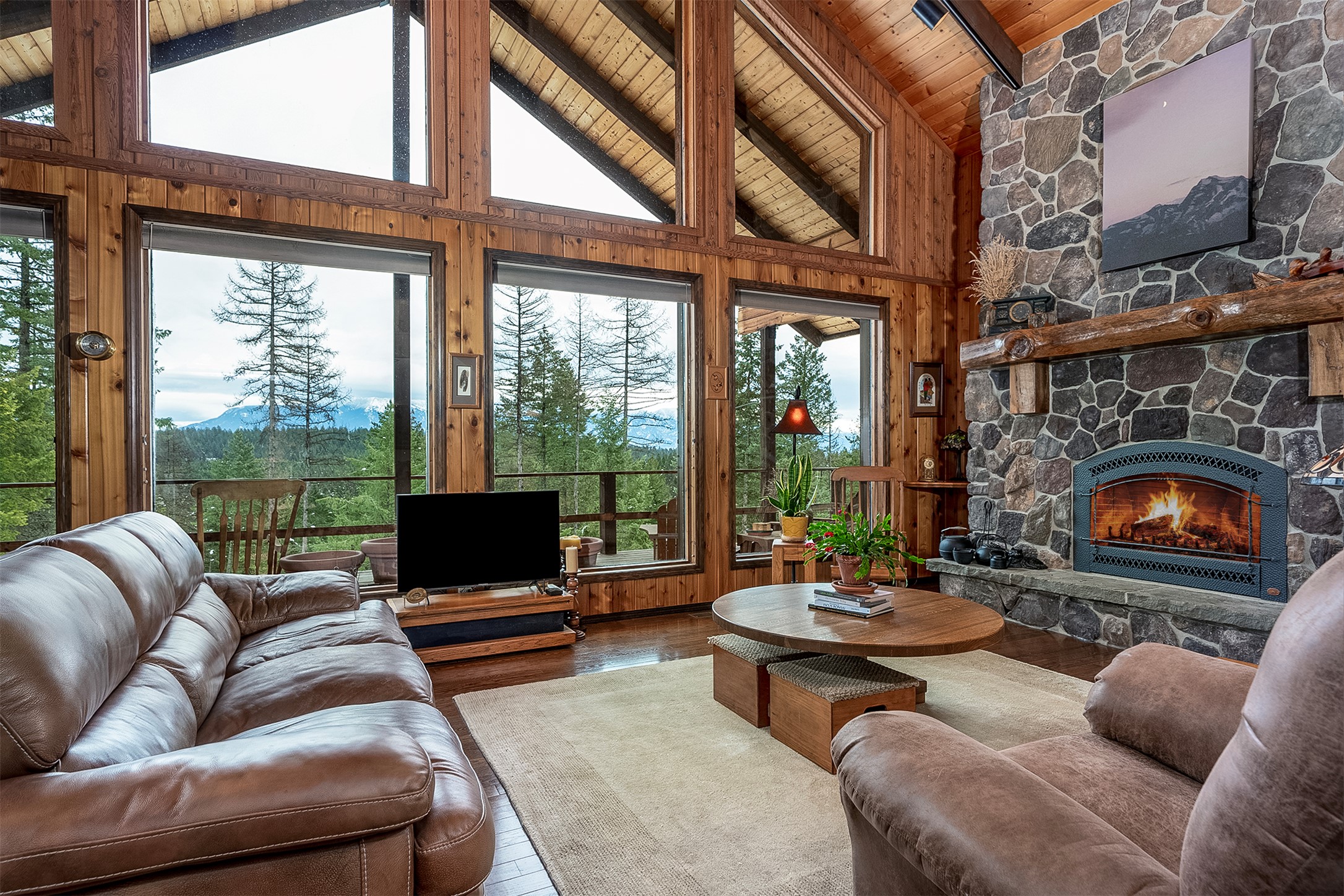 130 Wagon Wheel Road Property Photo 6