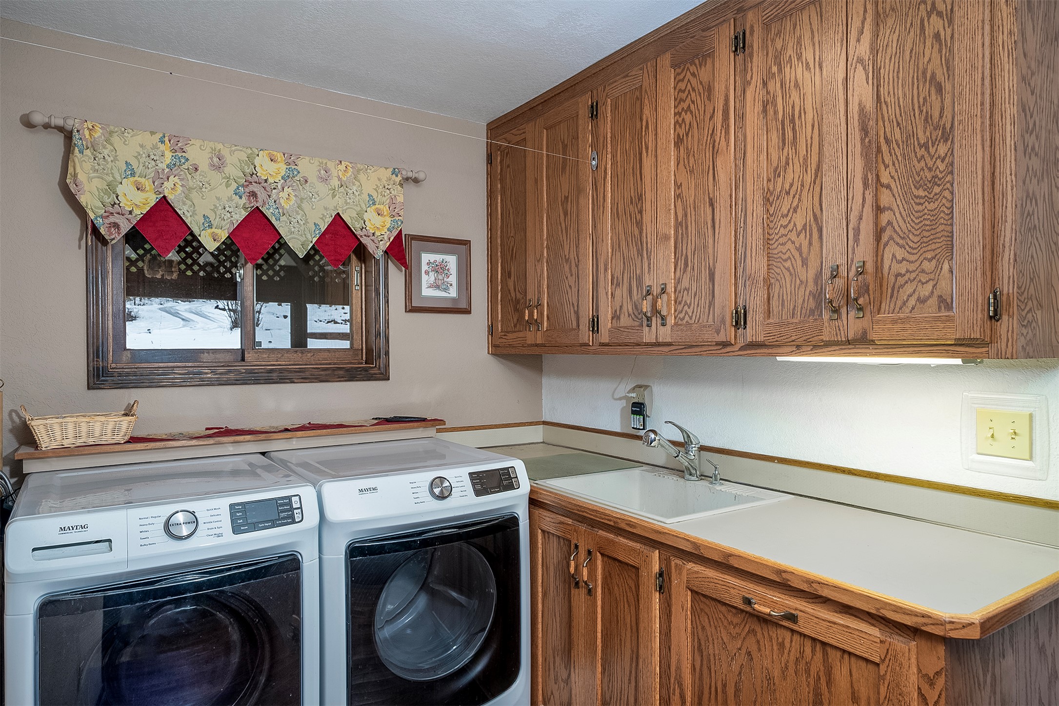 130 Wagon Wheel Road Property Photo 10