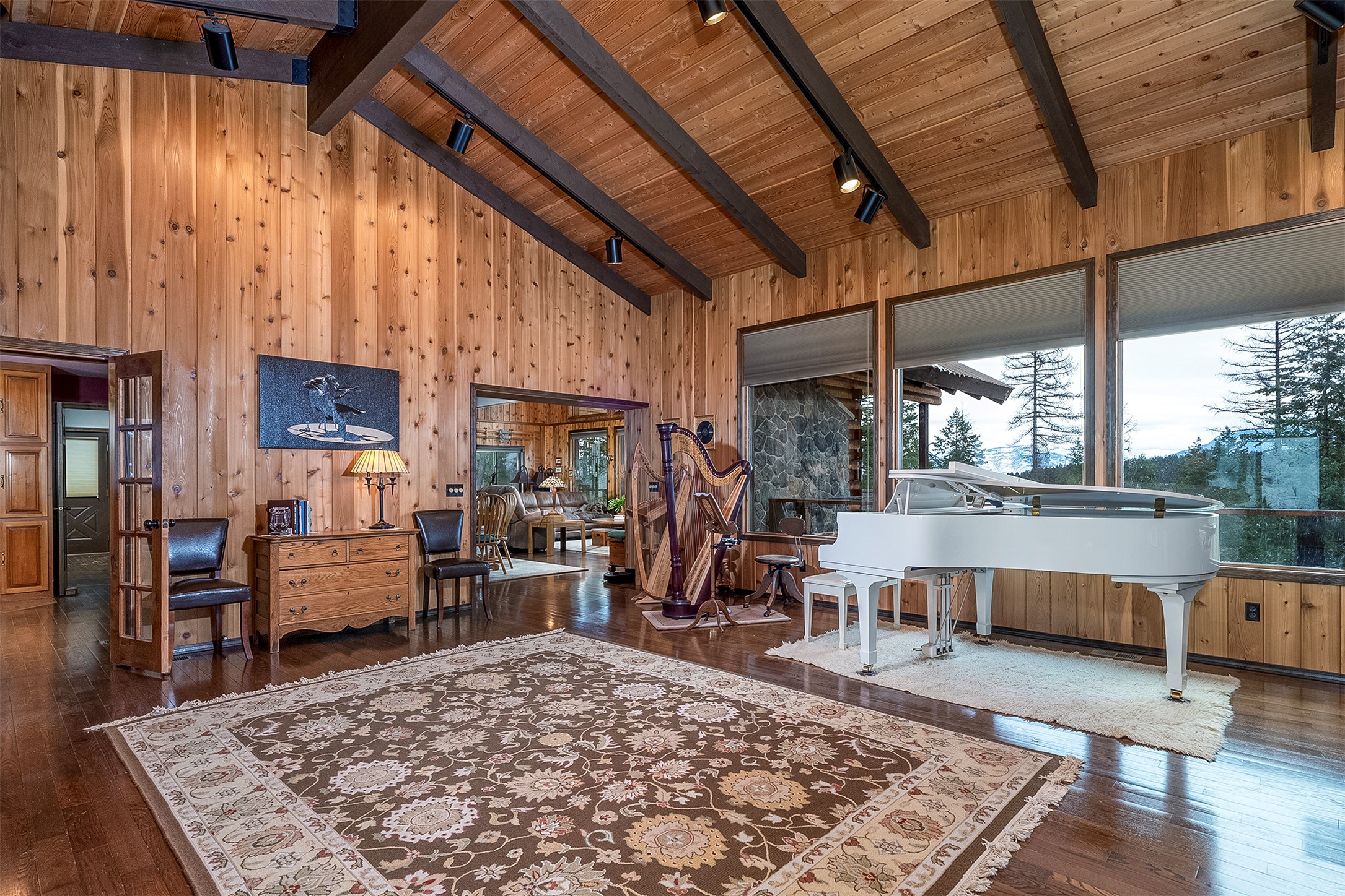 130 Wagon Wheel Road Property Photo 12