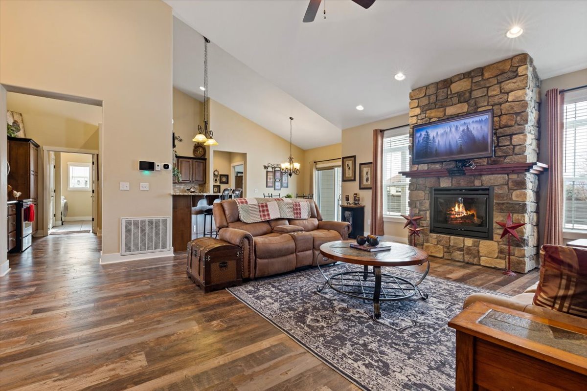 186 Lazy Creek Way Property Photo 1