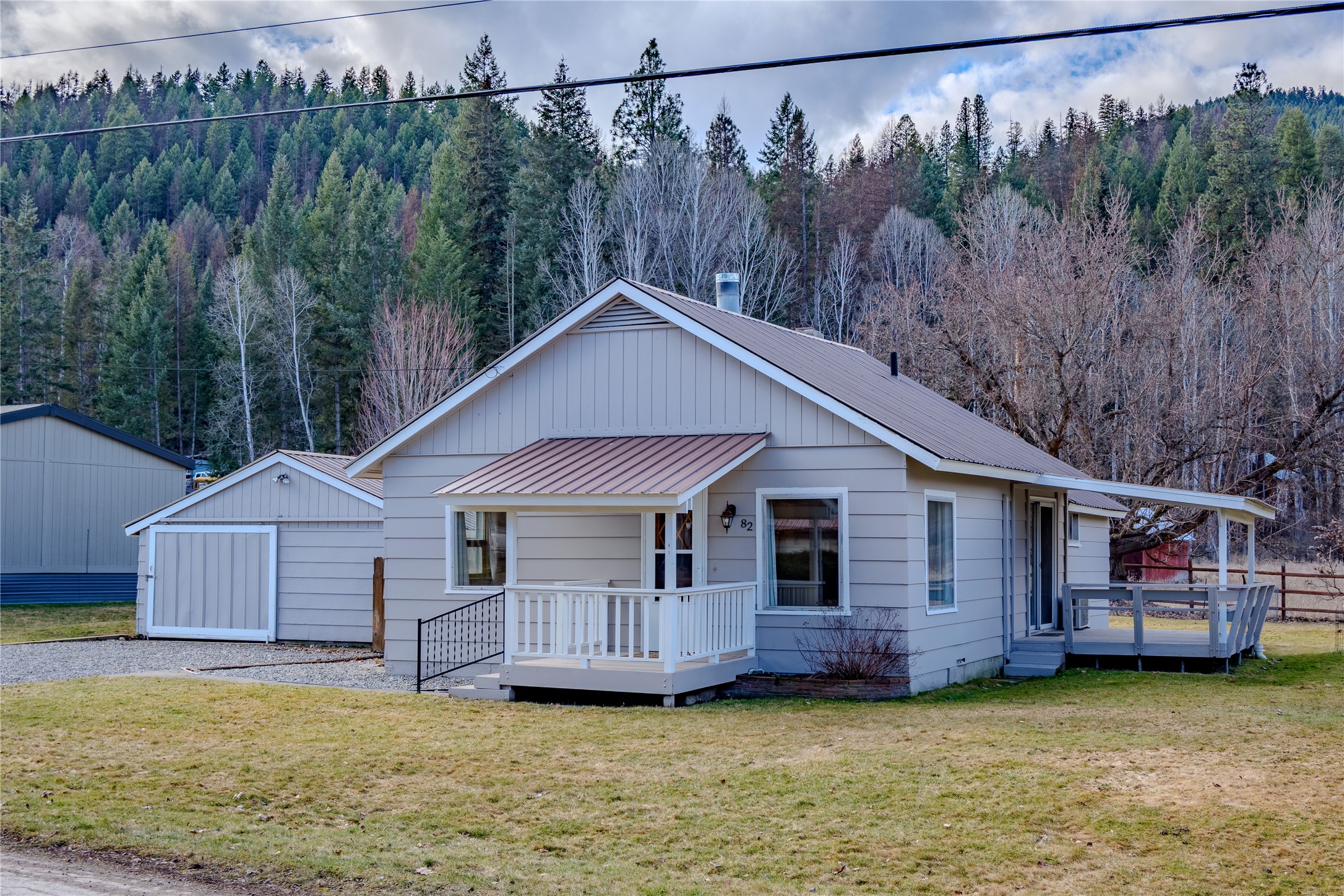 82 Pioneer Road Property Photo 1