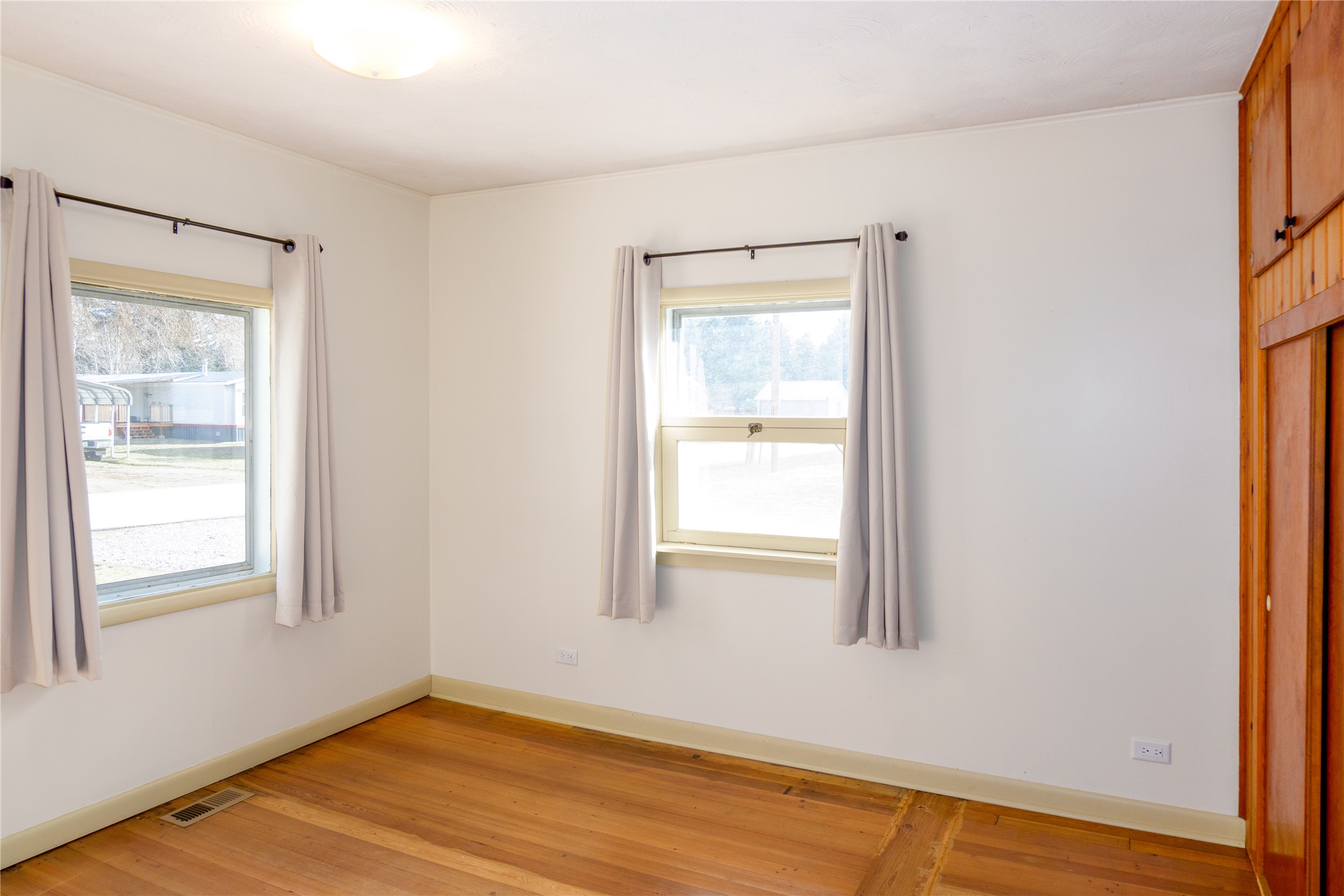 82 Pioneer Road Property Photo 44