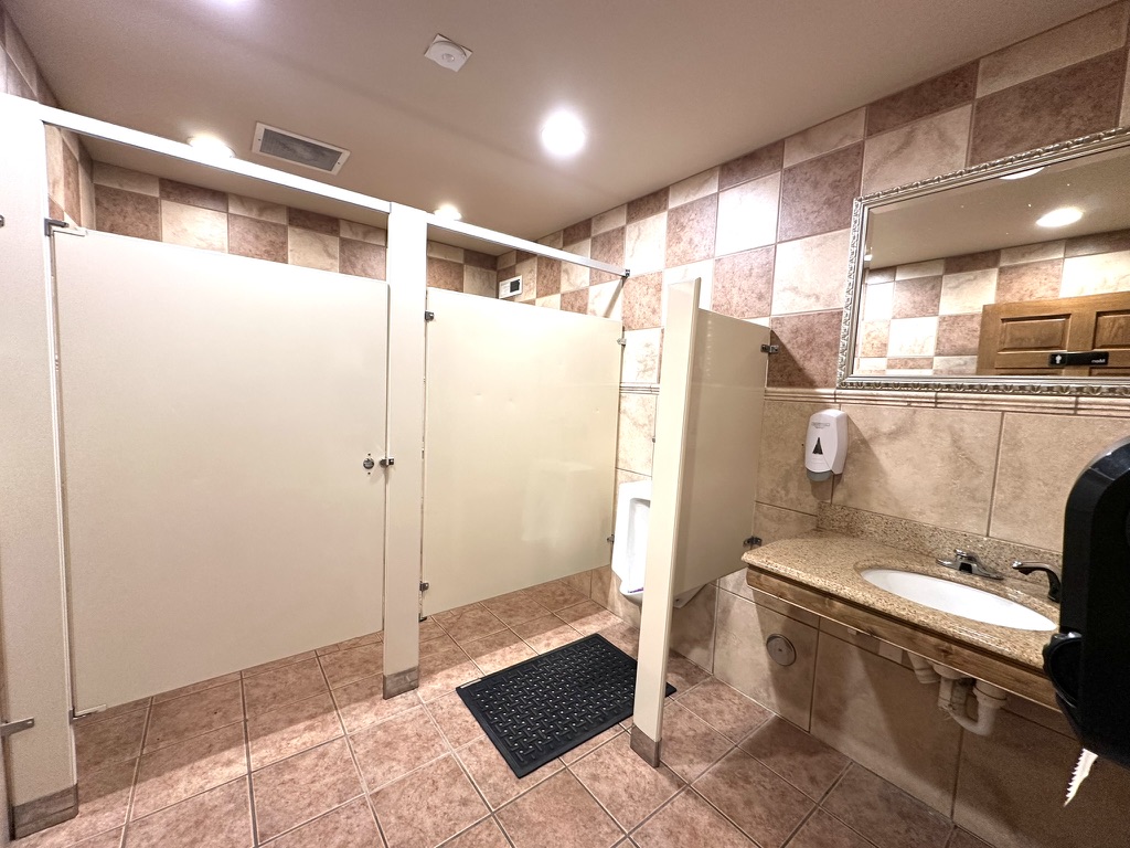 1110 W Custer Avenue Property Photo 24
