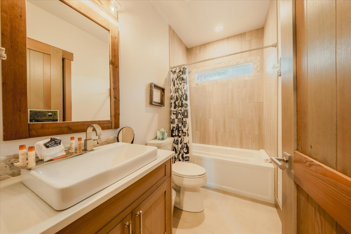 42 Cottage Lake Lane Property Photo 17