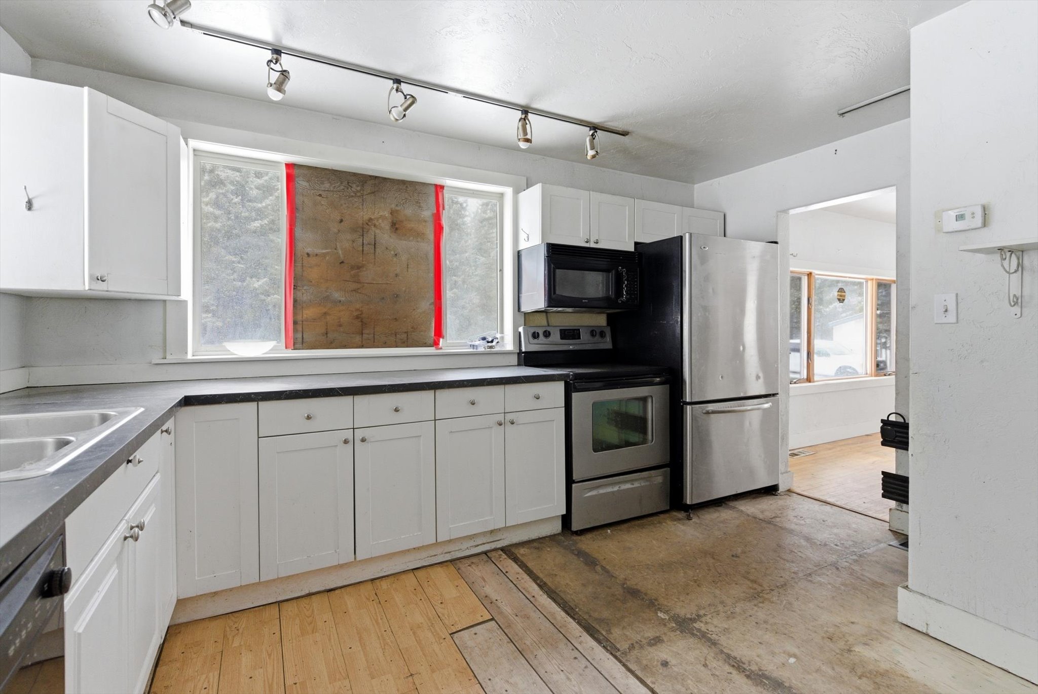 9590 Us Hwy 2 E Property Photo 16