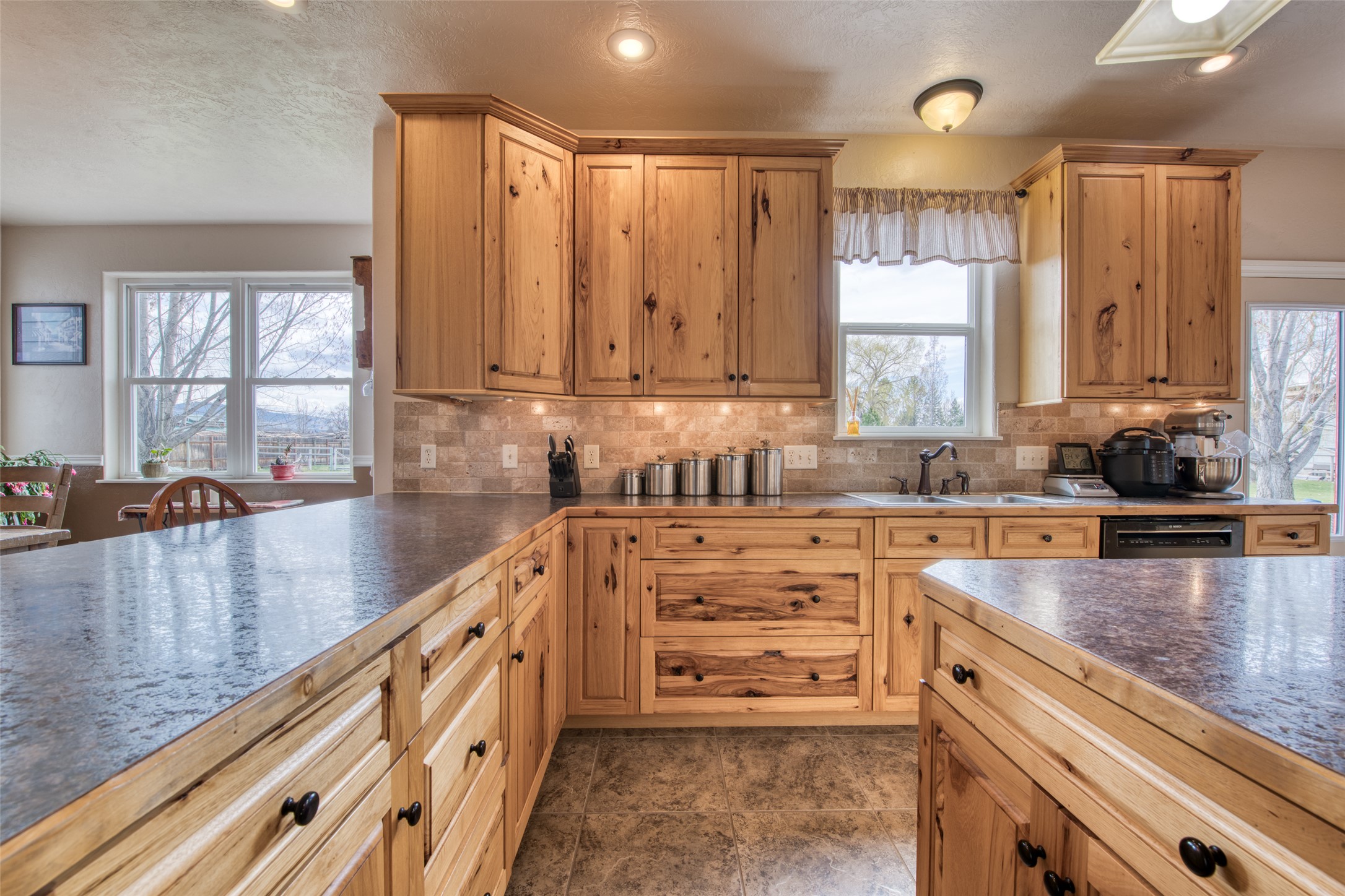 375 Whispering Willow Way Property Photo 10