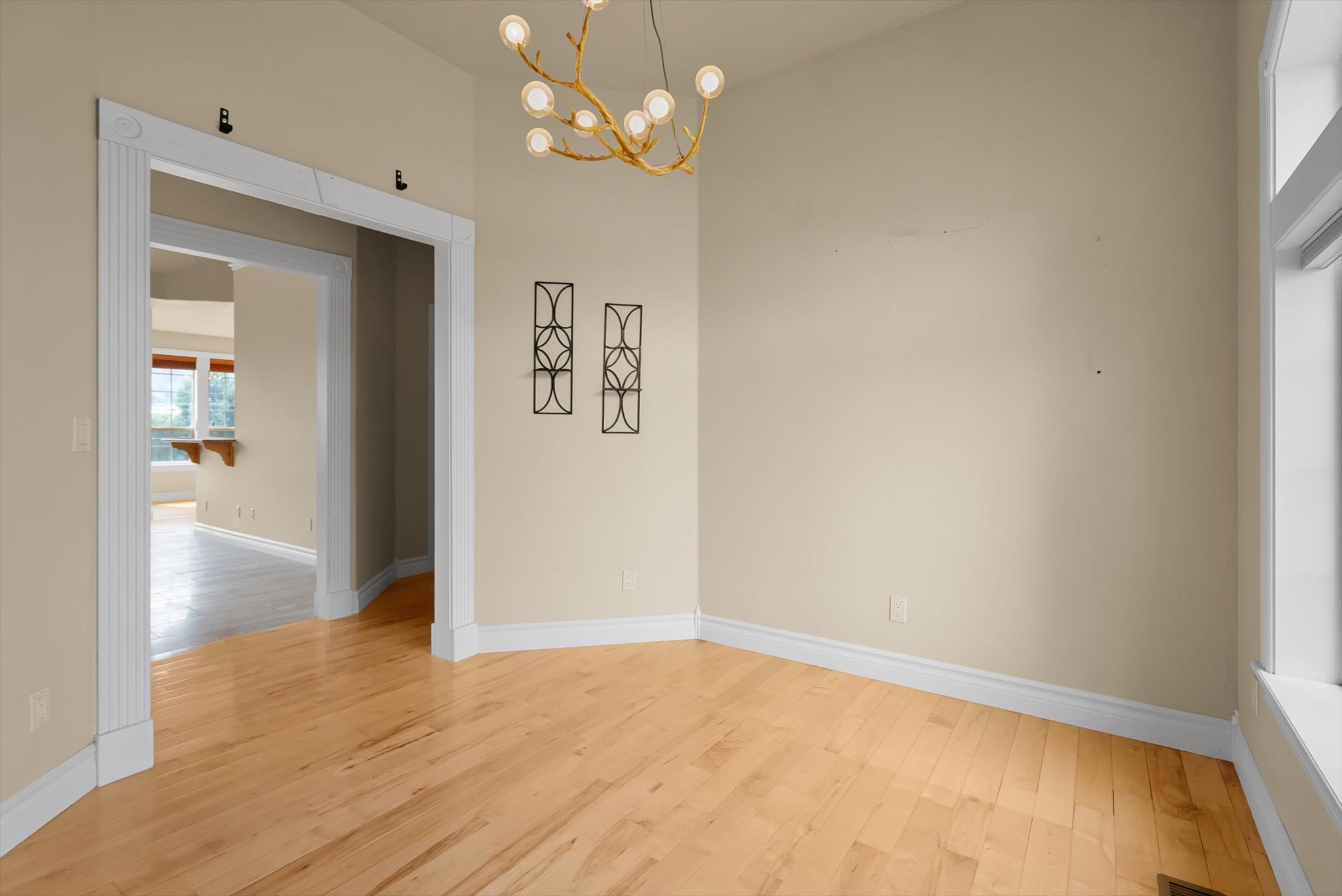 605 Stoneridge Drive Property Photo 6