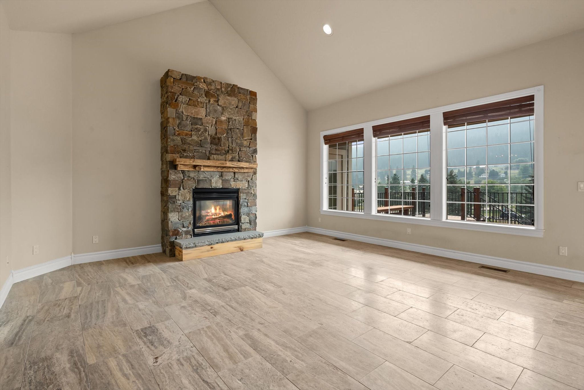 605 Stoneridge Drive Property Photo 10