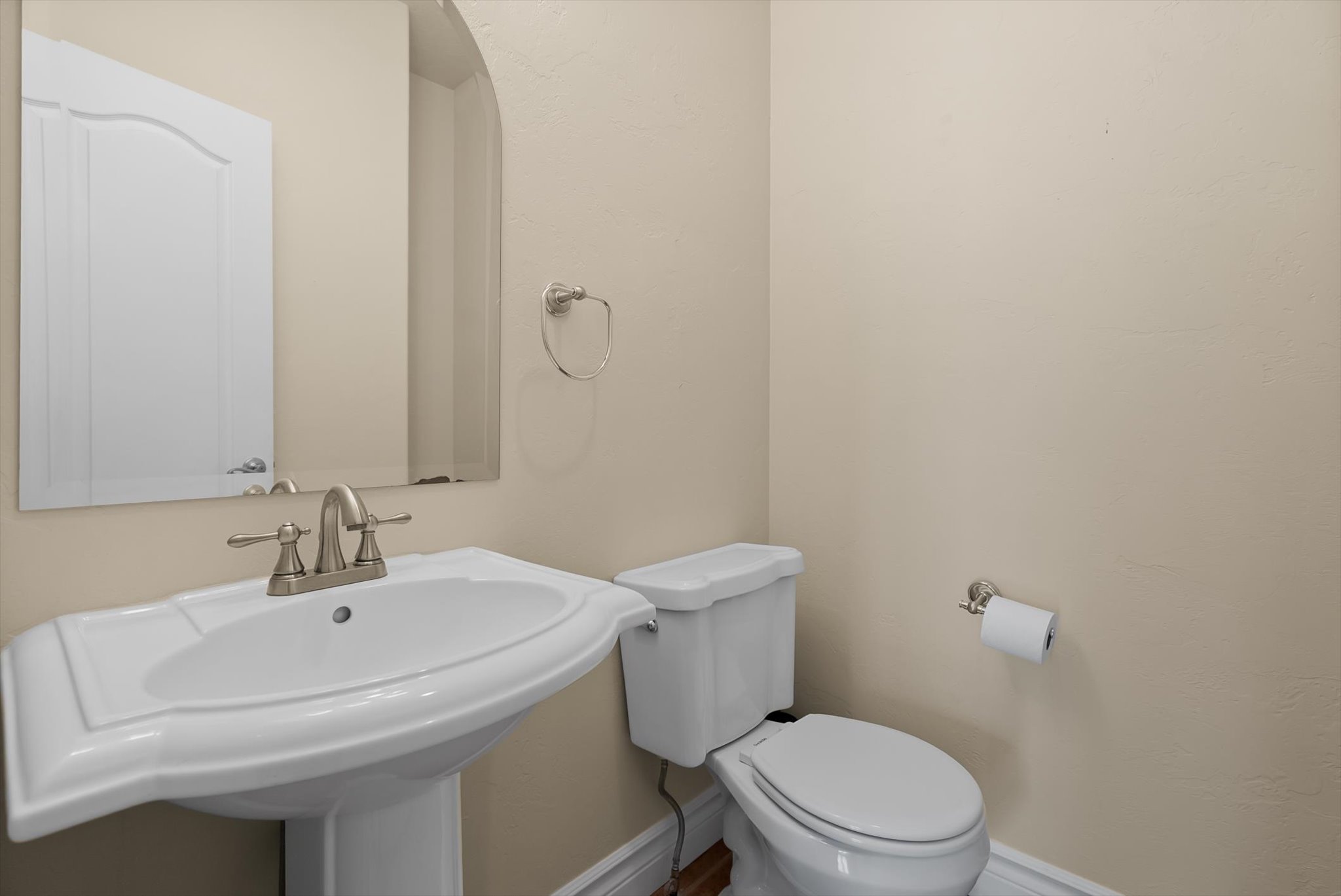 605 Stoneridge Drive Property Photo 18