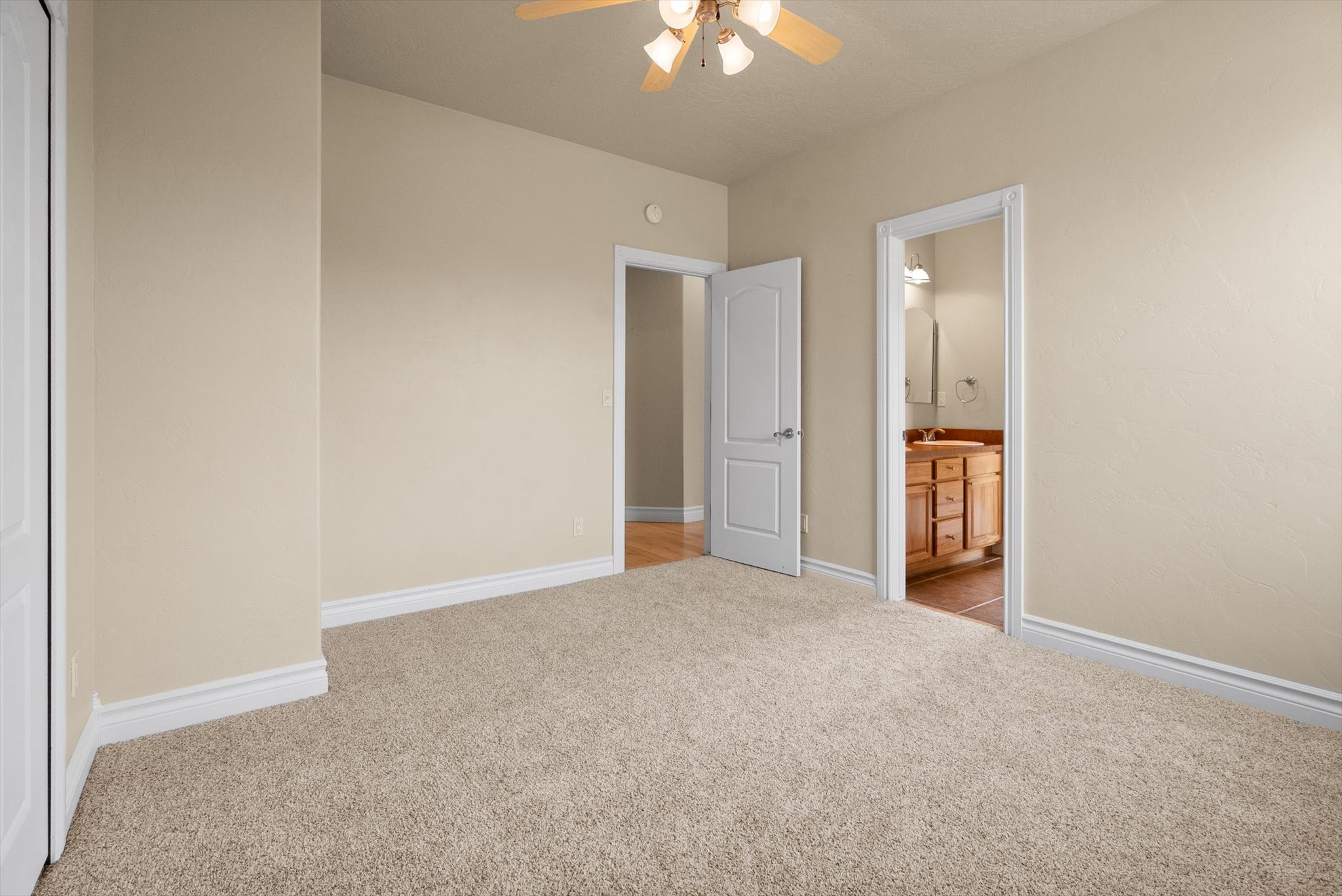 605 Stoneridge Drive Property Photo 26