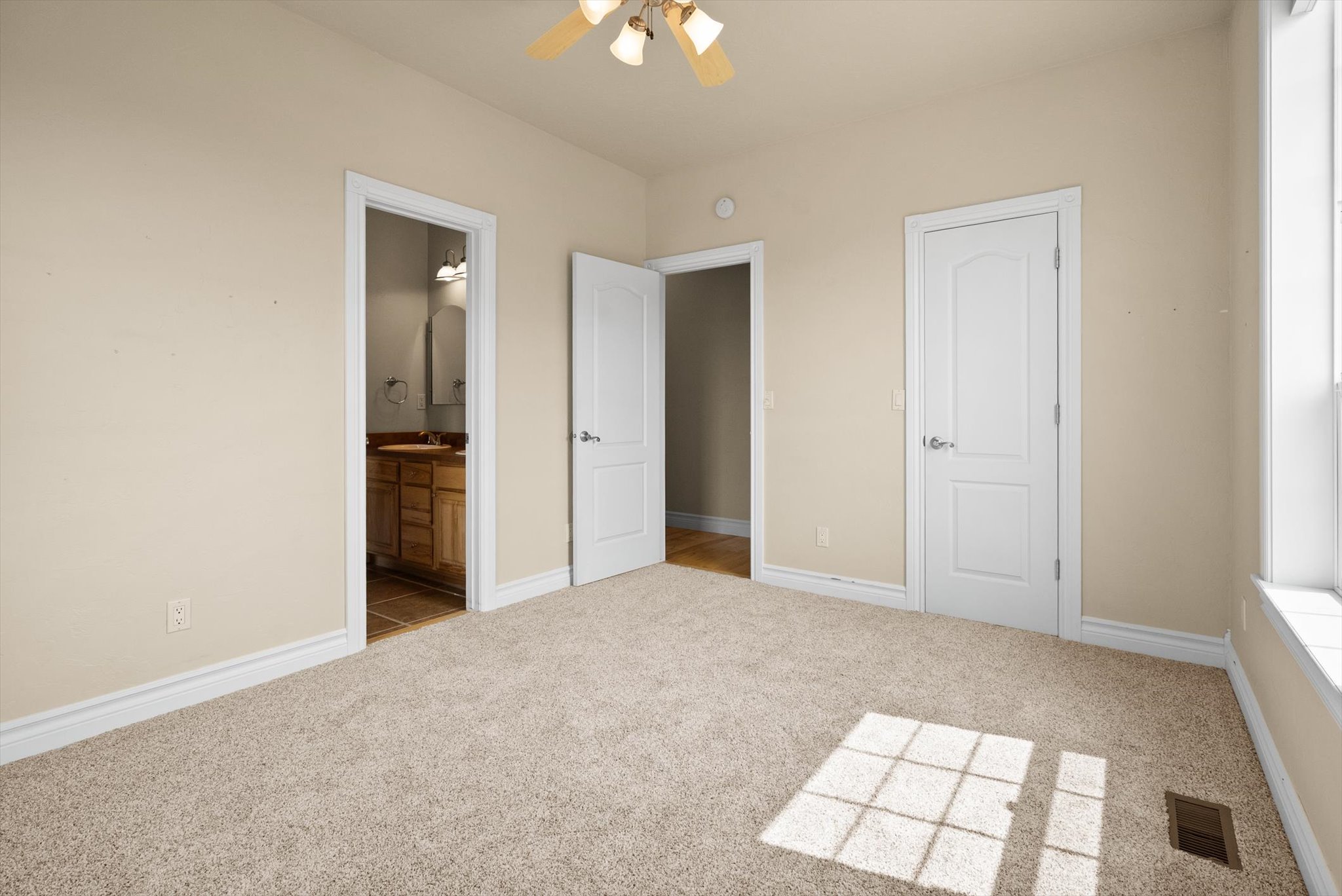 605 Stoneridge Drive Property Photo 29