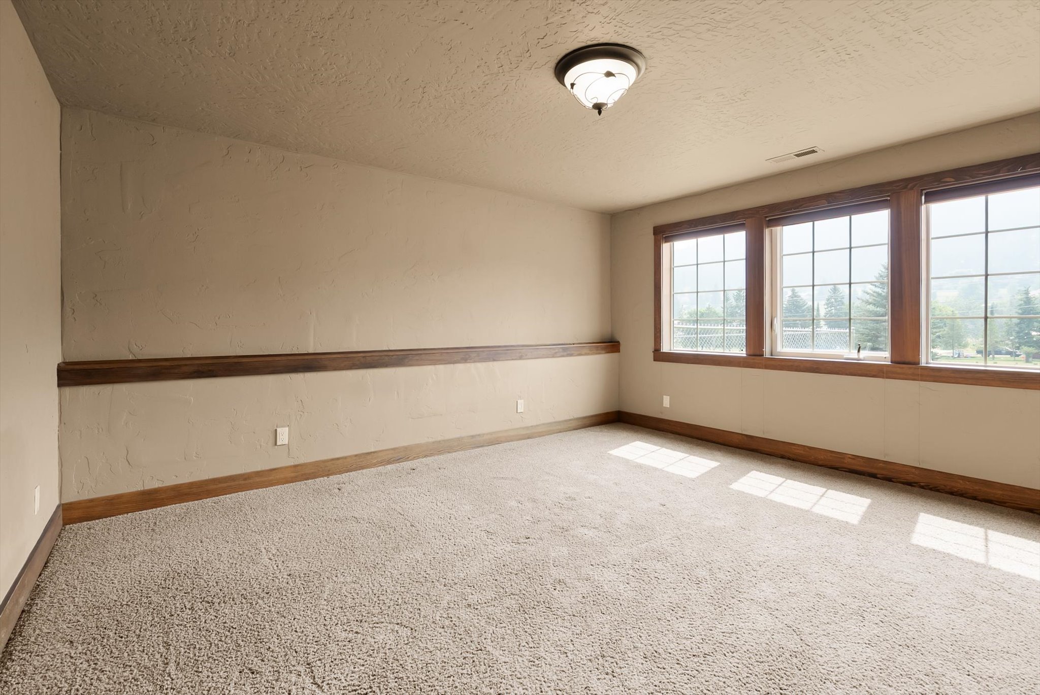 605 Stoneridge Drive Property Photo 45