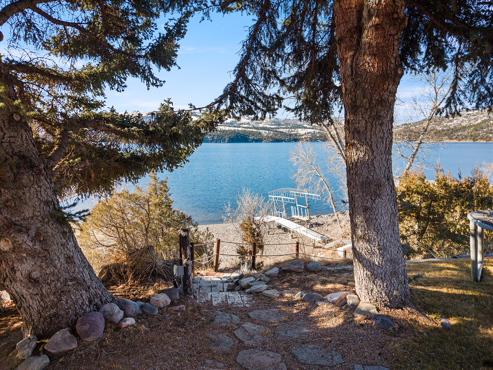 3934 E Shore Drive Property Photo 4