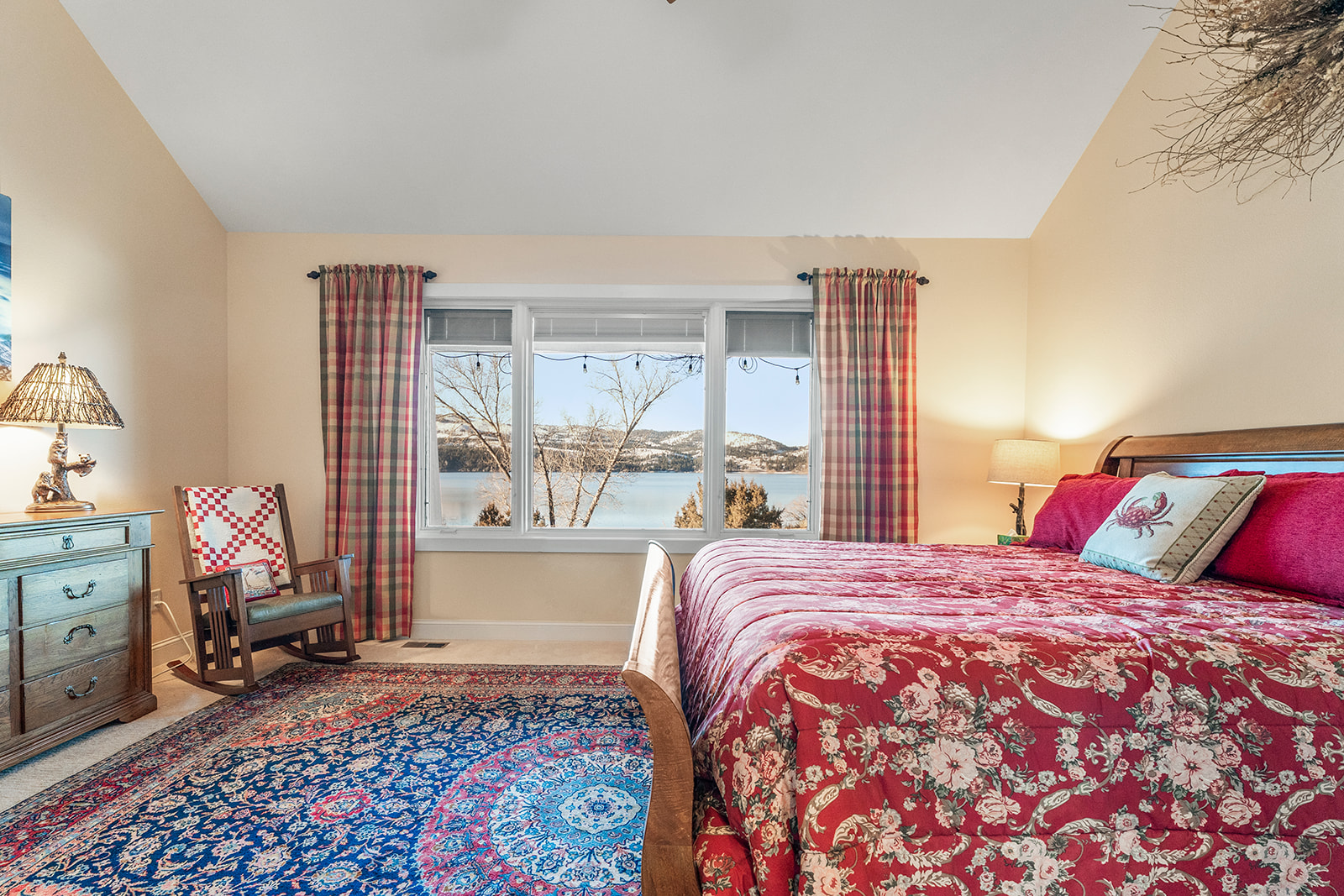3934 E Shore Drive Property Photo 13