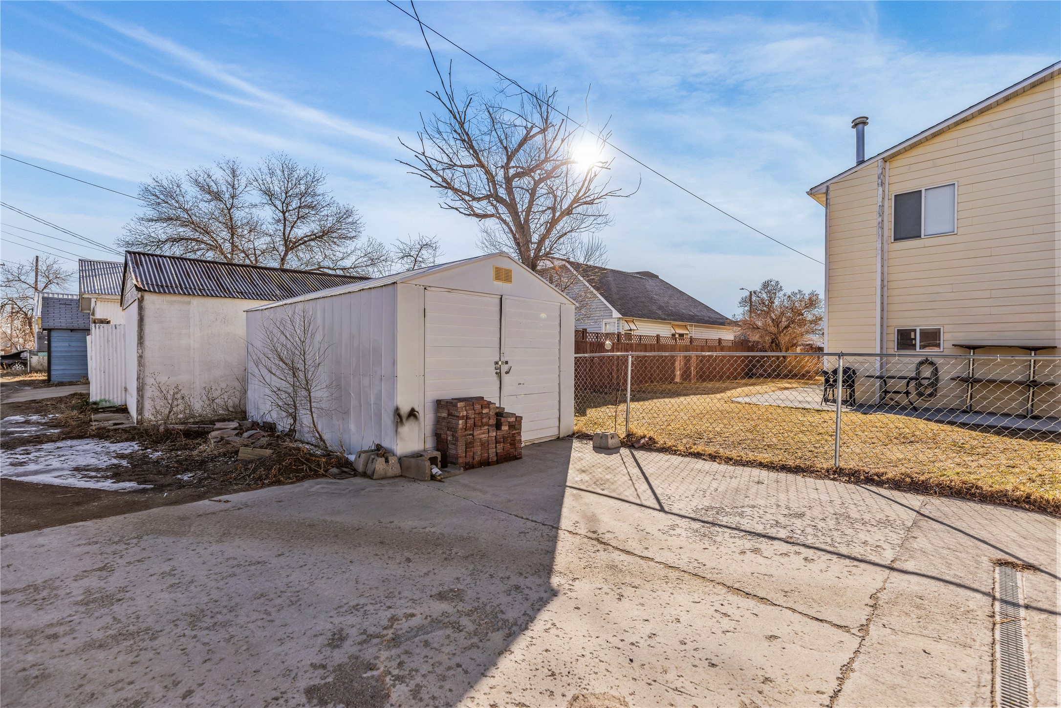310 E Clark Street Property Photo 6