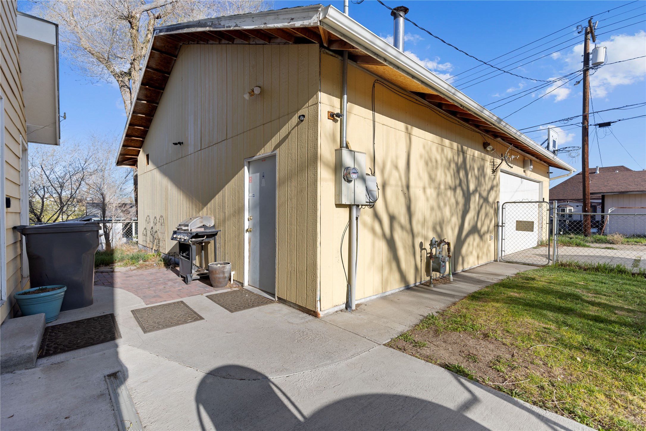 310 E Clark Street Property Photo 12