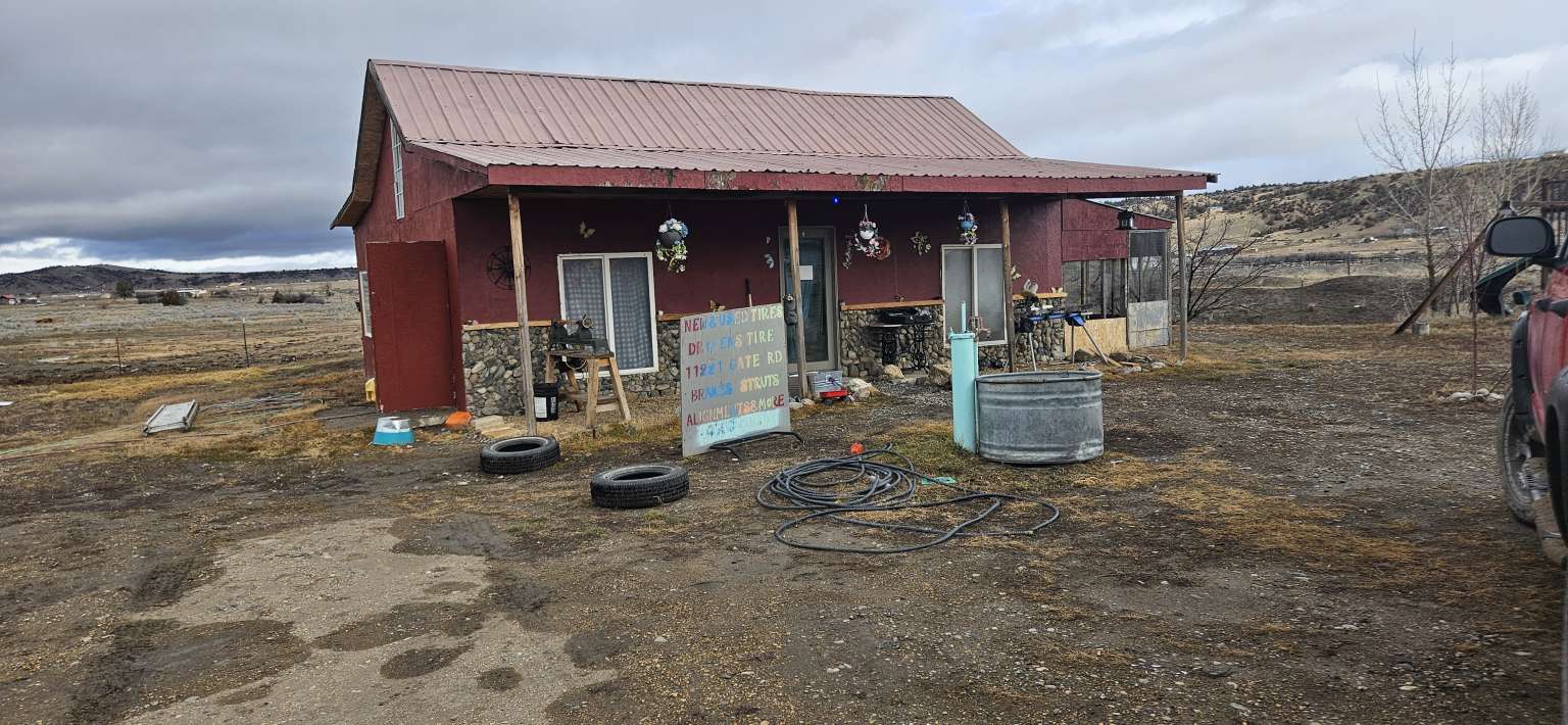 11221 Gate Road Property Photo 3