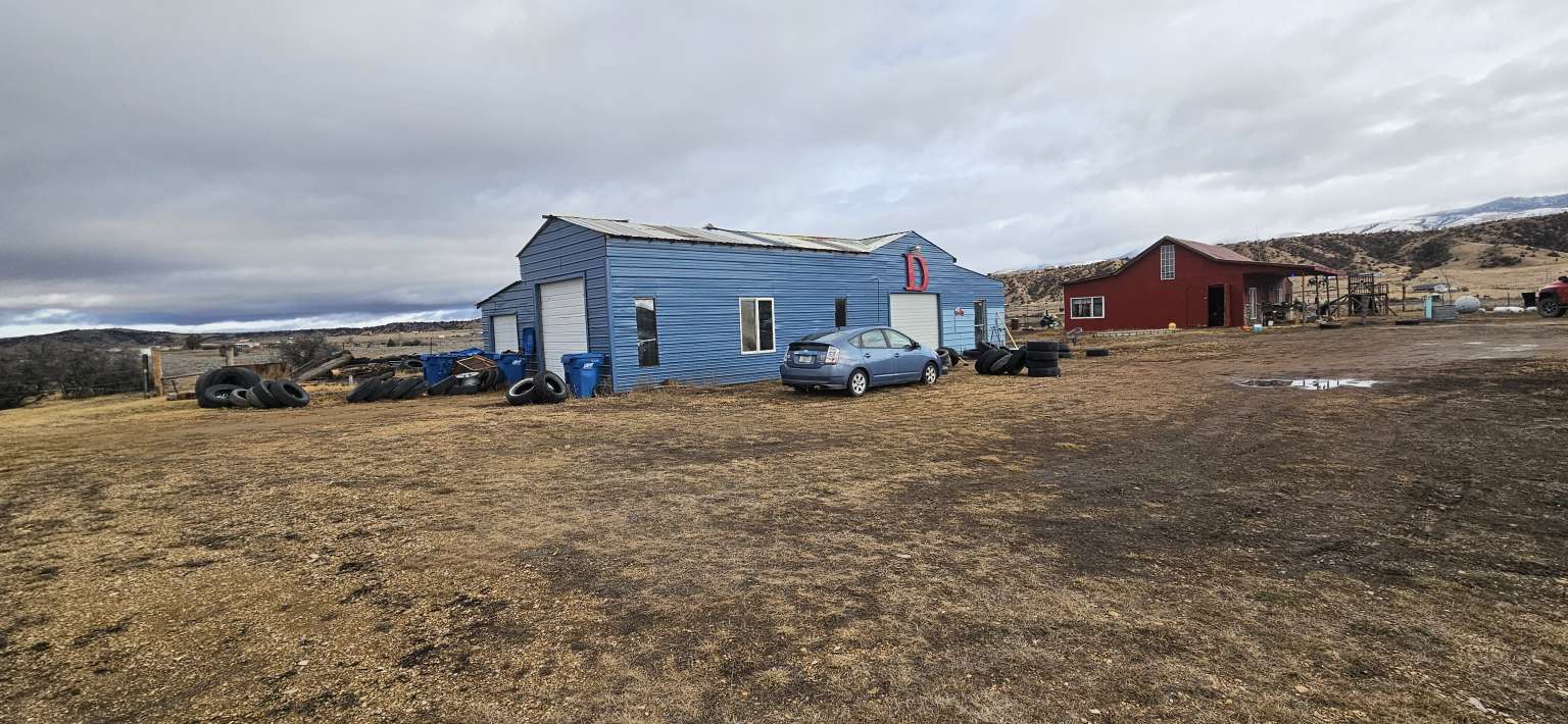 11221 Gate Road Property Photo 5