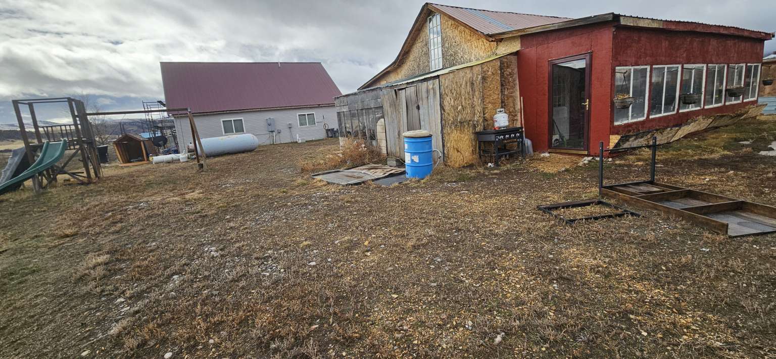 11221 Gate Road Property Photo 6