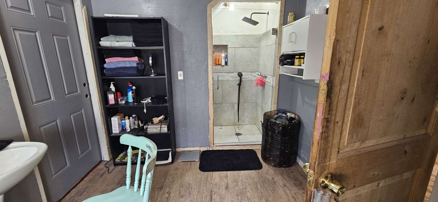 11221 Gate Road Property Photo 10
